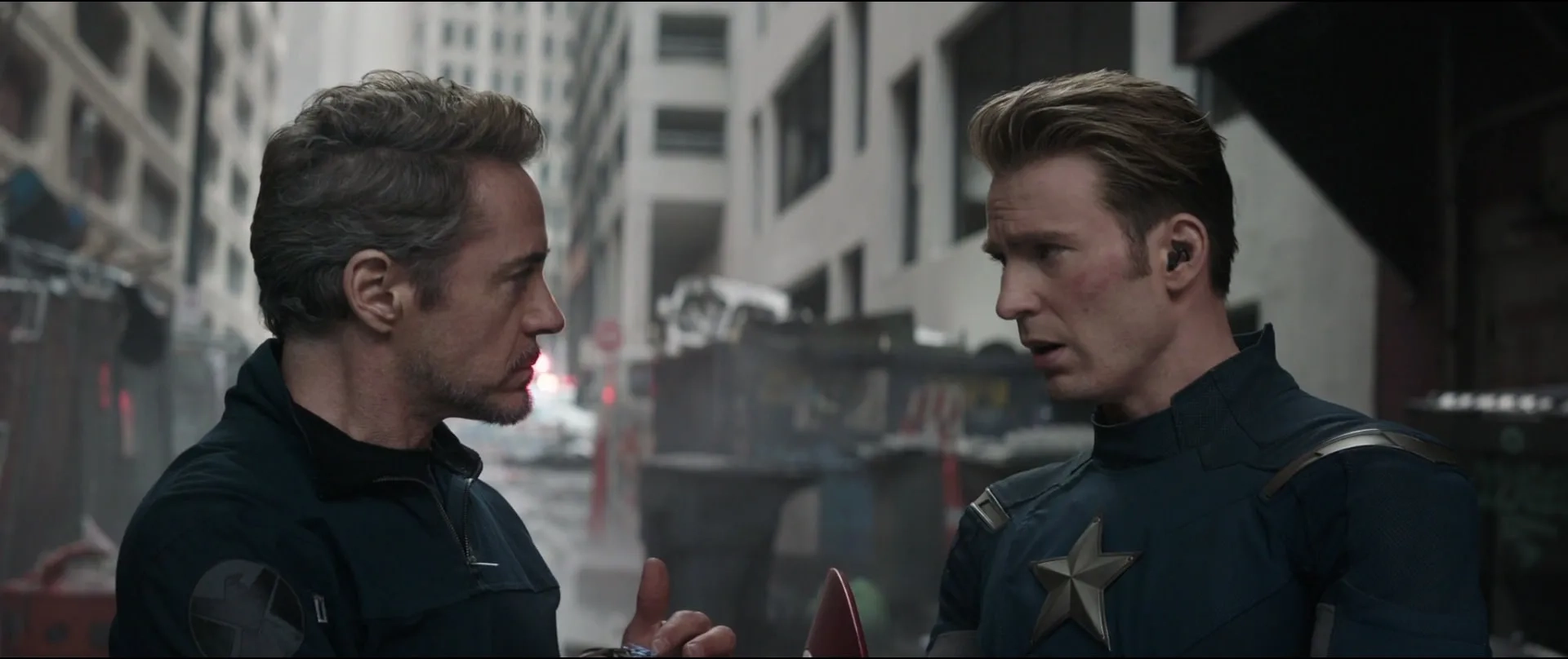 Robert Downey Jr. and Chris Evans in Avengers: Endgame (2019)