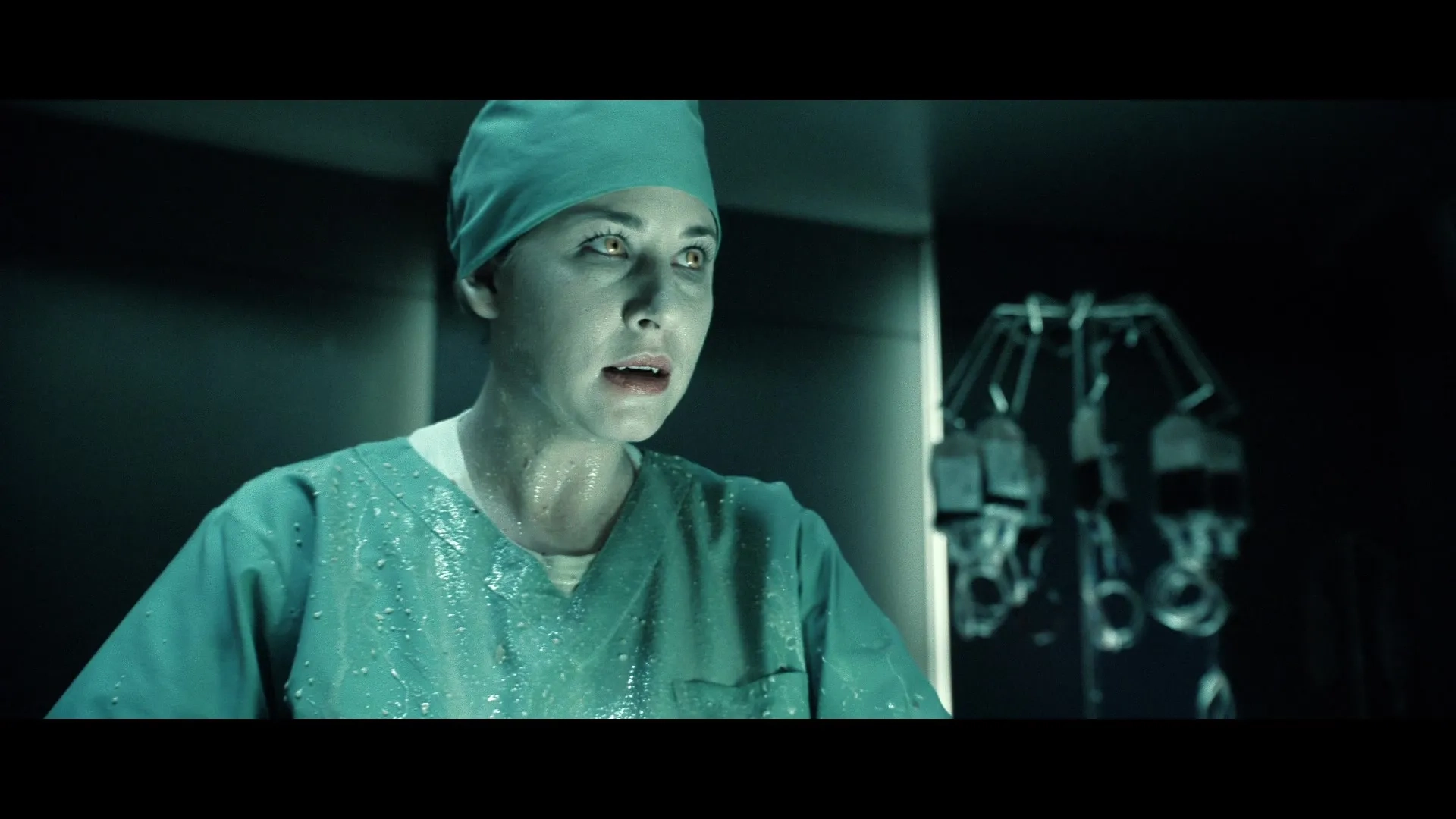 Amanda Buchanan in Daybreakers (2009)