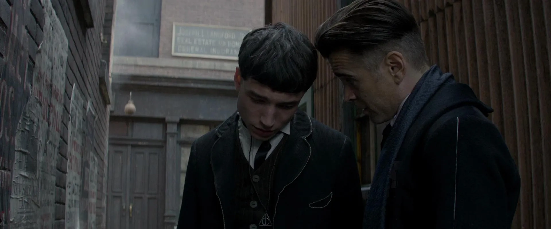 Colin Farrell and Ezra Miller in Fantastic Beasts and Where to Find Them (2016)