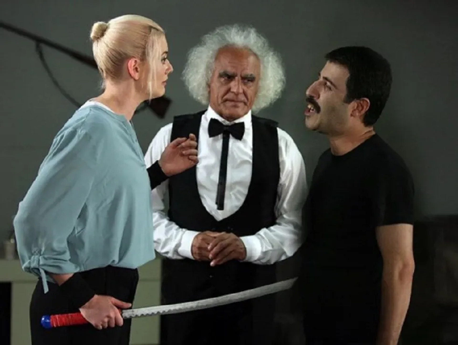 Renee Johanna Stulz, Mohsen Hosseini, and Hooman Hajabdollahi in The Samurai in Berlin (2019)