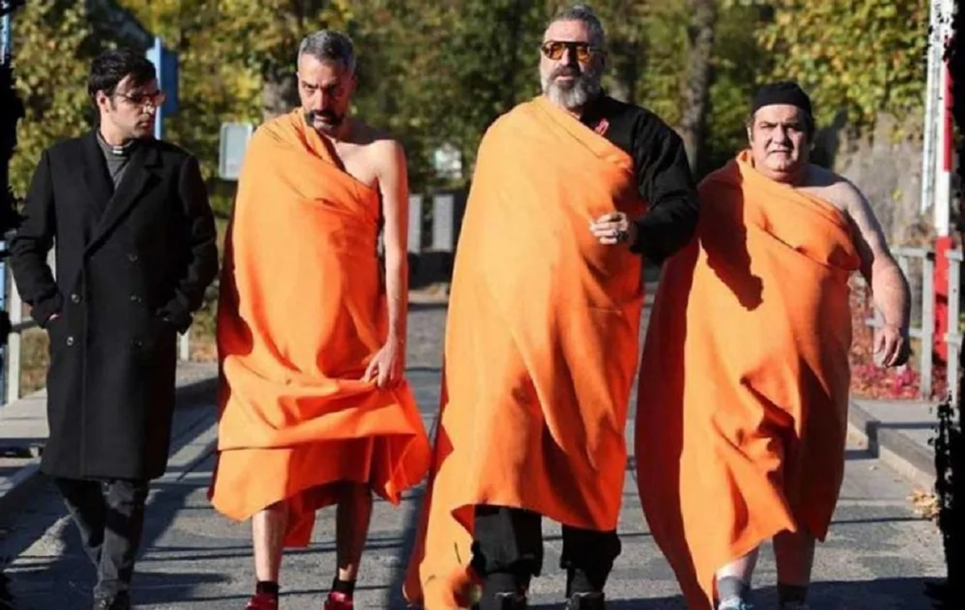 Hamid Farrokhnezhad, Amir Mahdi Jule, and Mir Taher Mazloomi in The Samurai in Berlin (2019)