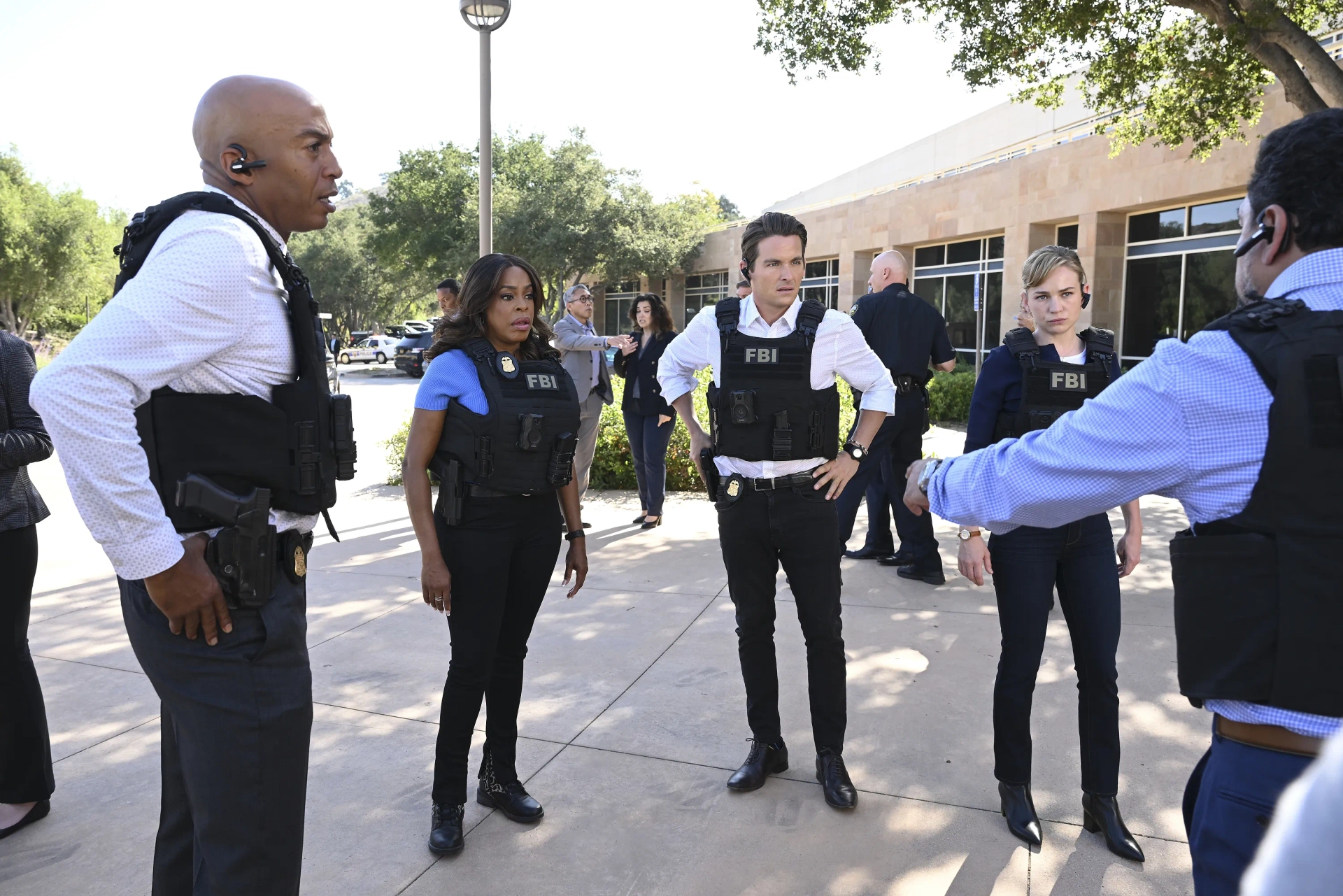 James Lesure, Niecy Nash, Kevin Zegers, and Britt Robertson in The Rookie: Feds (2022)