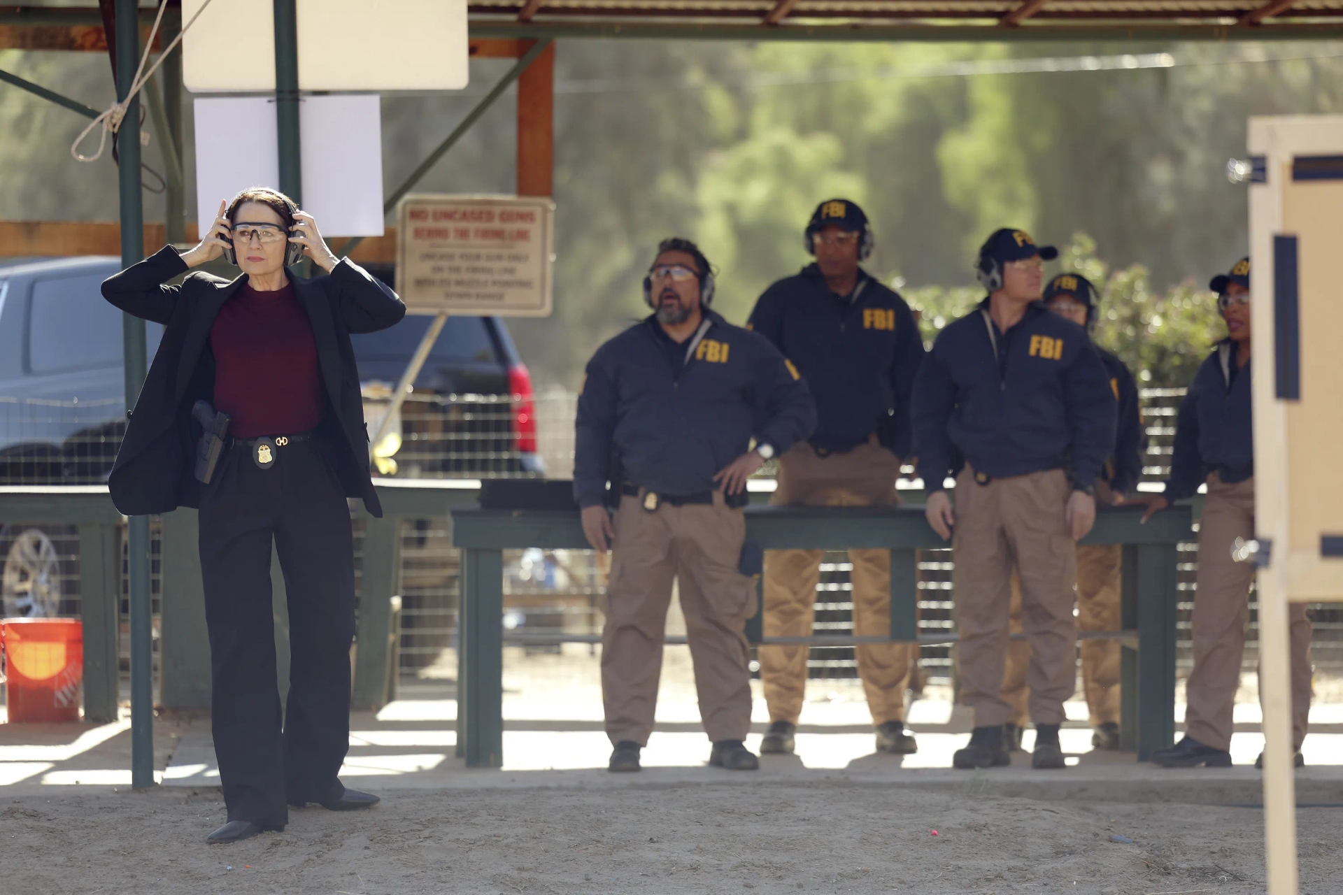 James Lesure, Niecy Nash, Felix Solis, Kevin Zegers, and Britt Robertson in The Rookie: Feds (2022)