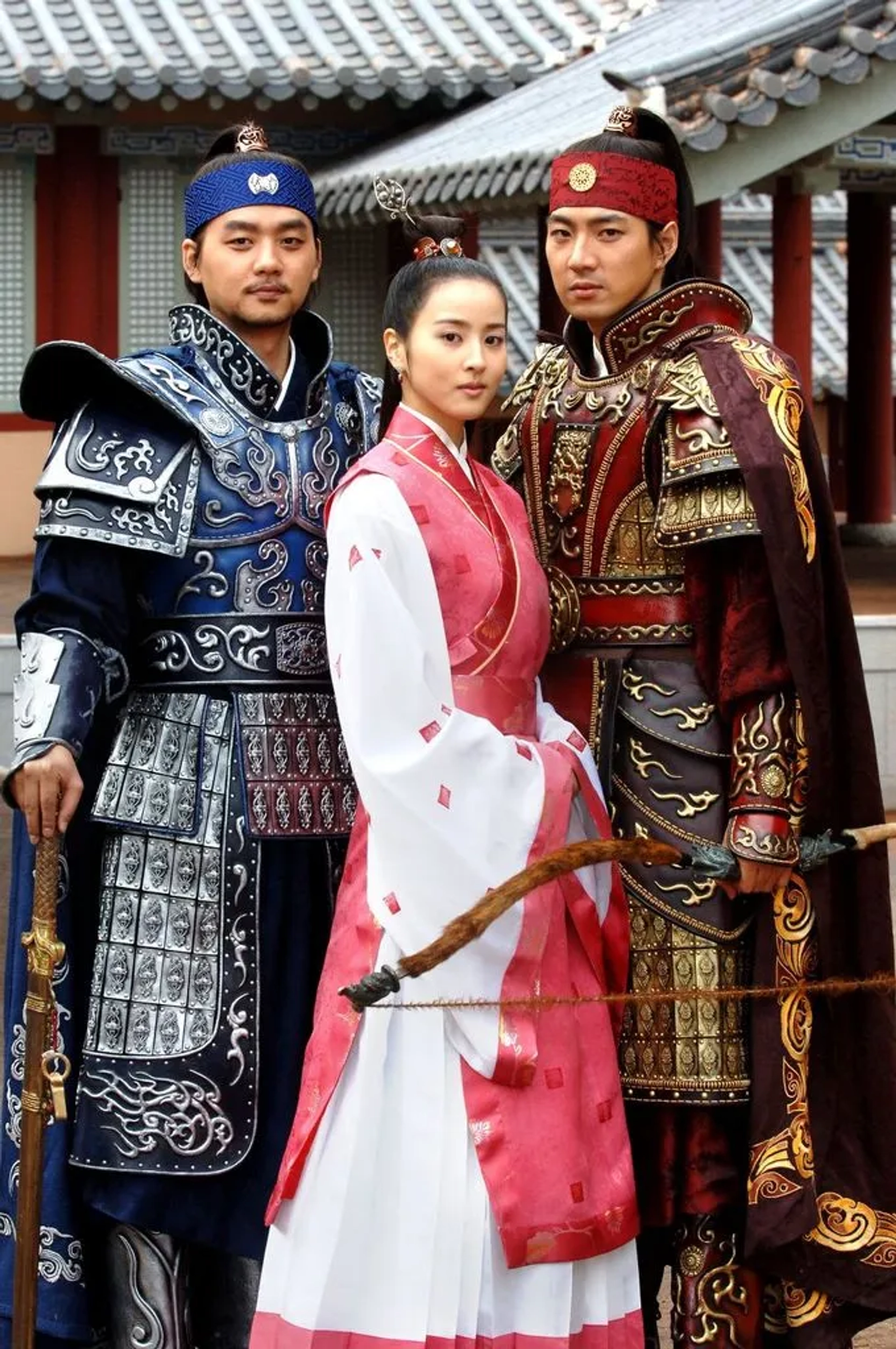 Seung-su Kim, Hye-jin Han, and Il-guk Song in Jumong (2006)