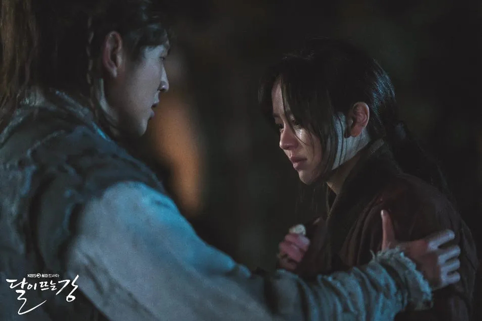 Kim So-hyun and Ji Soo in River Where the Moon Rises (2021)