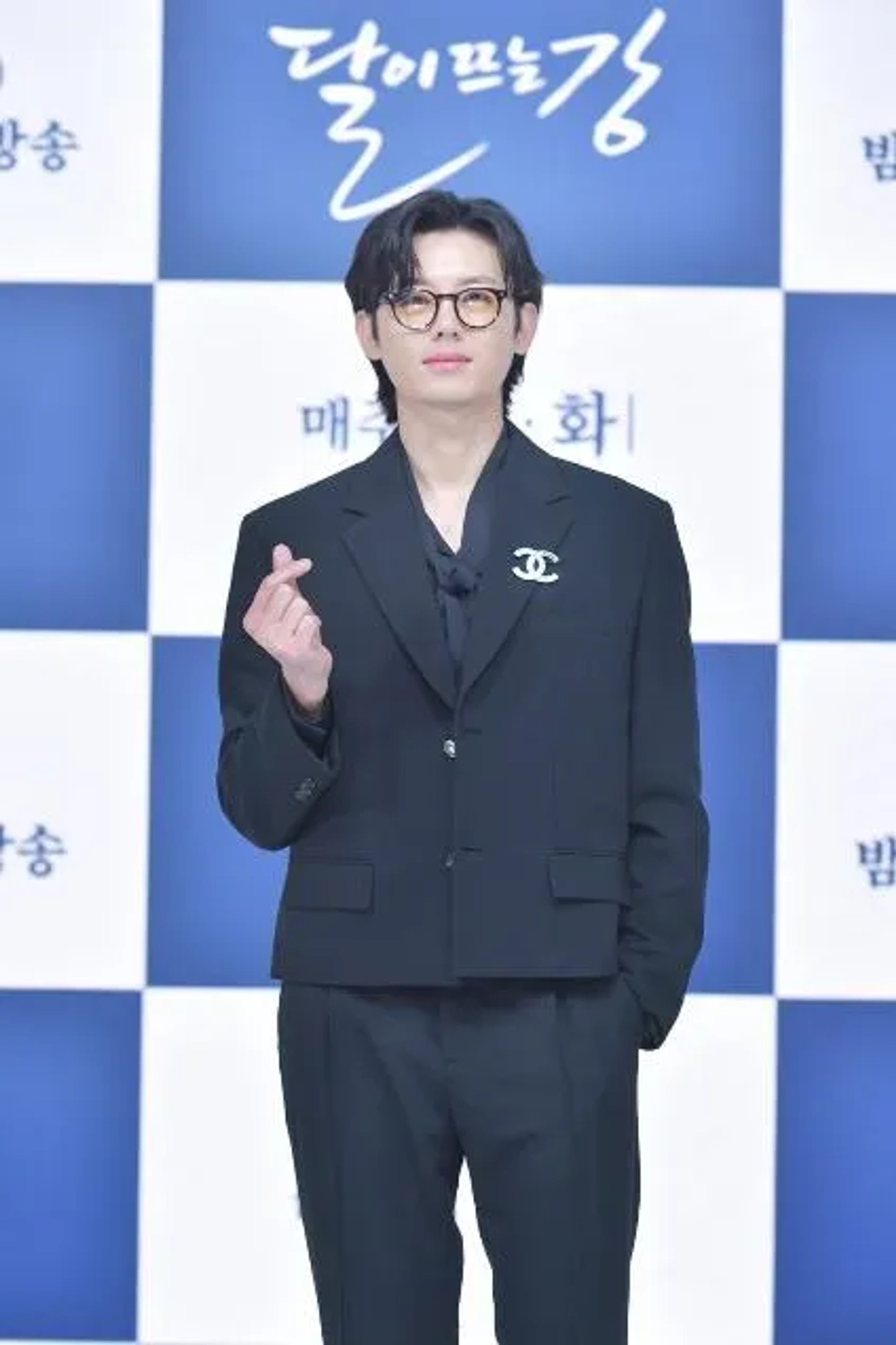 Ji-Hoon Lee at an event for River Where the Moon Rises (2021)