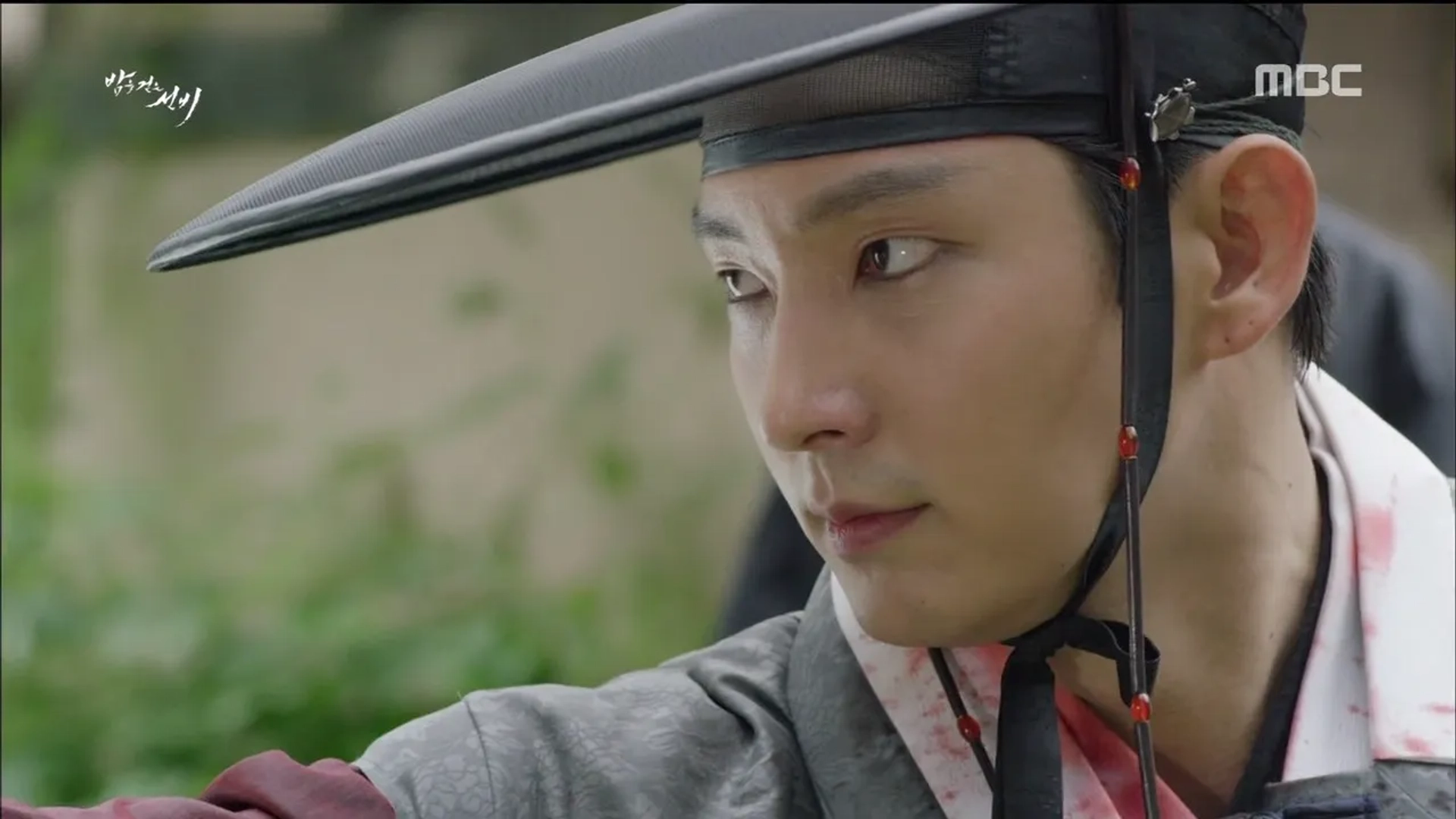 Lee Joon-Gi in The Scholar Who Walks the Night (2015)