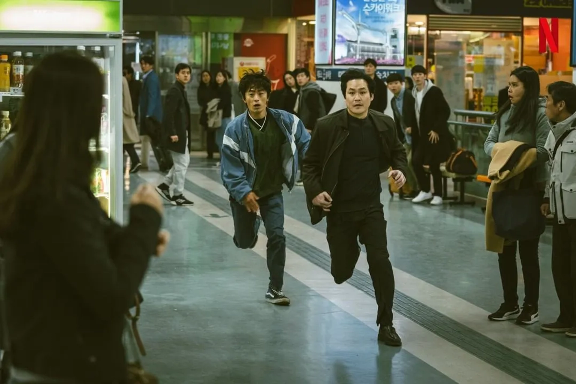 Koo Kyo-hwan and Kim Seong-gyoon in D.P. (2021)