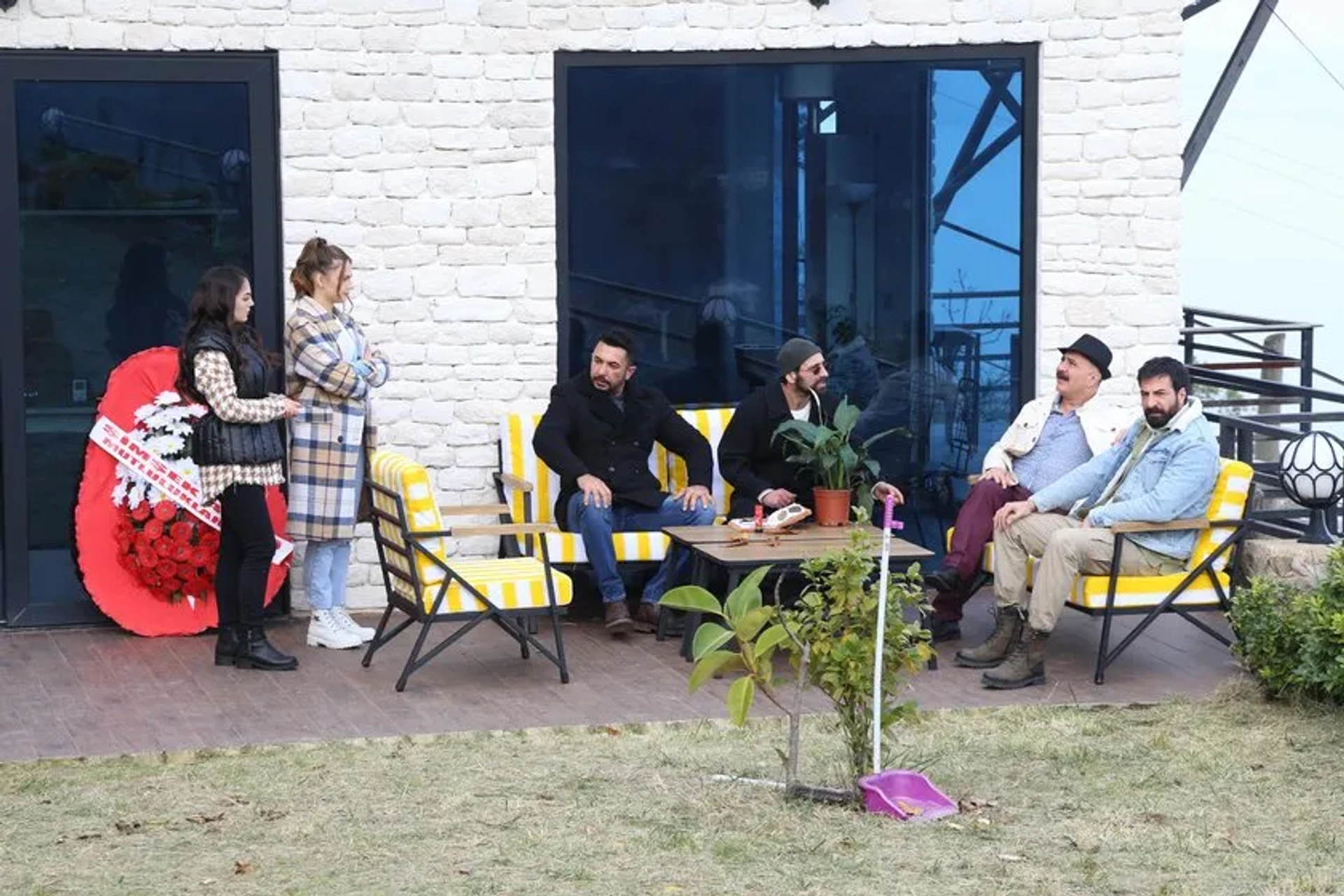 Nilsu Berfin Aktas, Cengiz Bozkurt, Aslihan Kapansahin, Toygan Avanoglu, Ismail Demirci, and Inan Yilmaz in Kuzey Yildizi (2019)