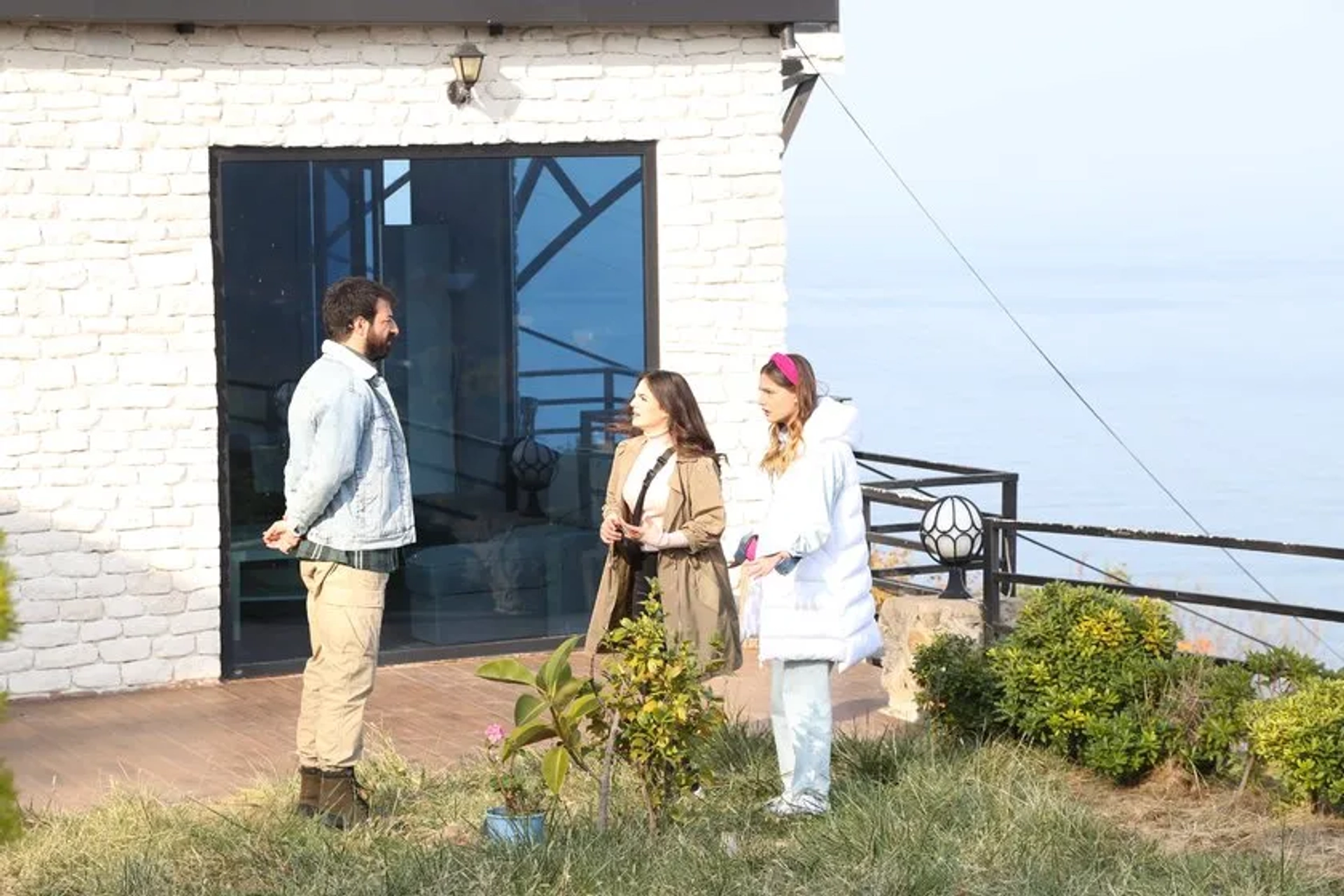 Nilsu Berfin Aktas, Aslihan Kapansahin, and Ismail Demirci in Kuzey Yildizi (2019)