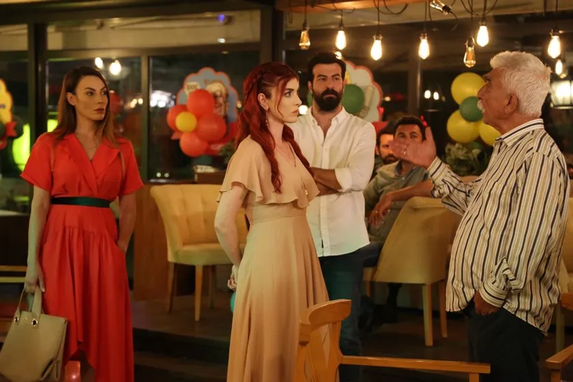 Cezmi Baskin, Aslihan Güner, Zeynep Koltuk, and Ismail Demirci in Kuzey Yildizi (2019)