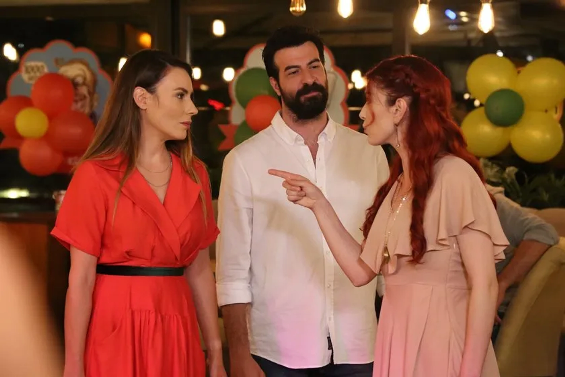 Aslihan Güner, Zeynep Koltuk, and Ismail Demirci in Kuzey Yildizi (2019)