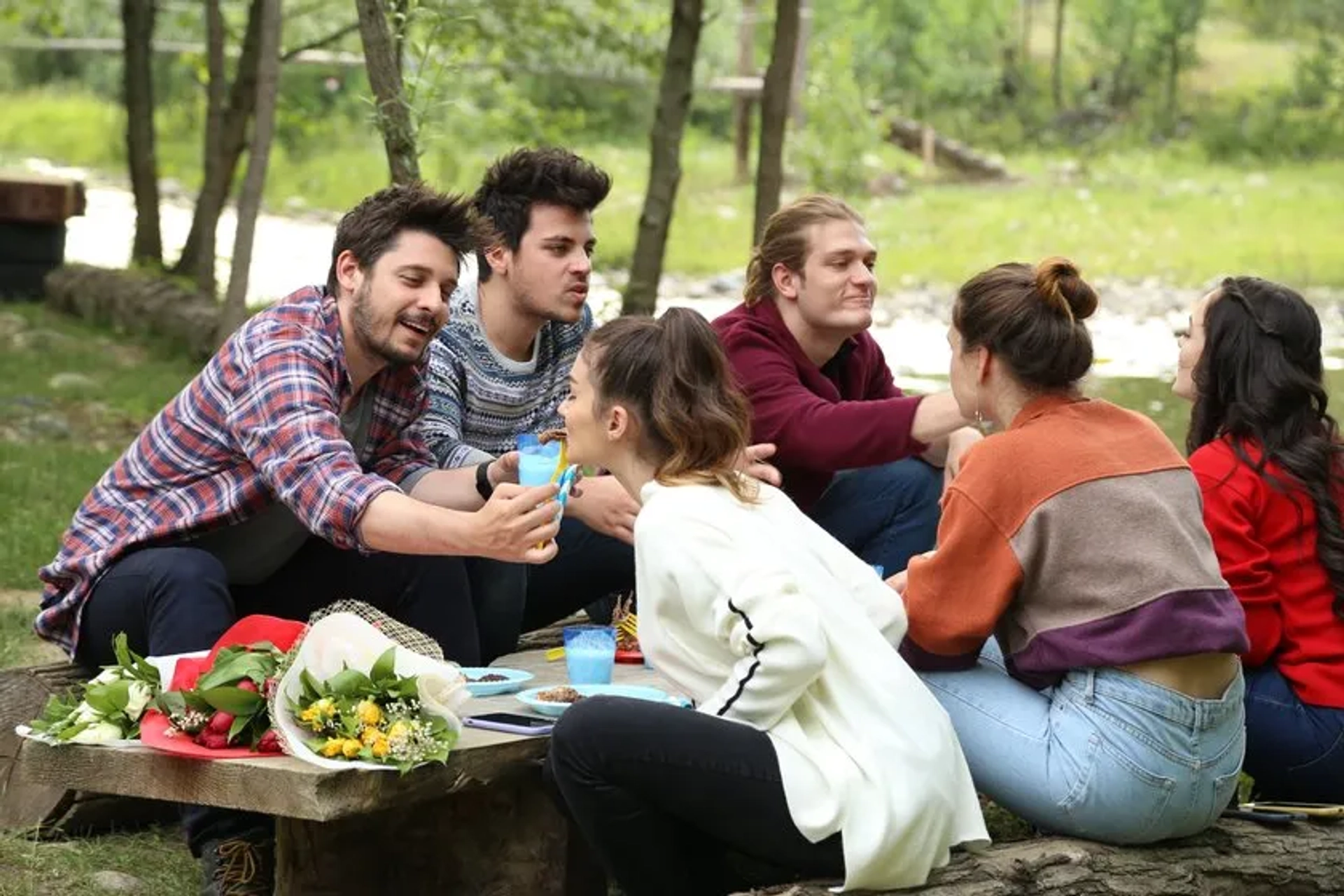 Nilsu Berfin Aktas, Korcan Kol, Aslihan Kapansahin, Özgün Karaman, Gizem Günes, and Can Kiziltug in Kuzey Yildizi (2019)