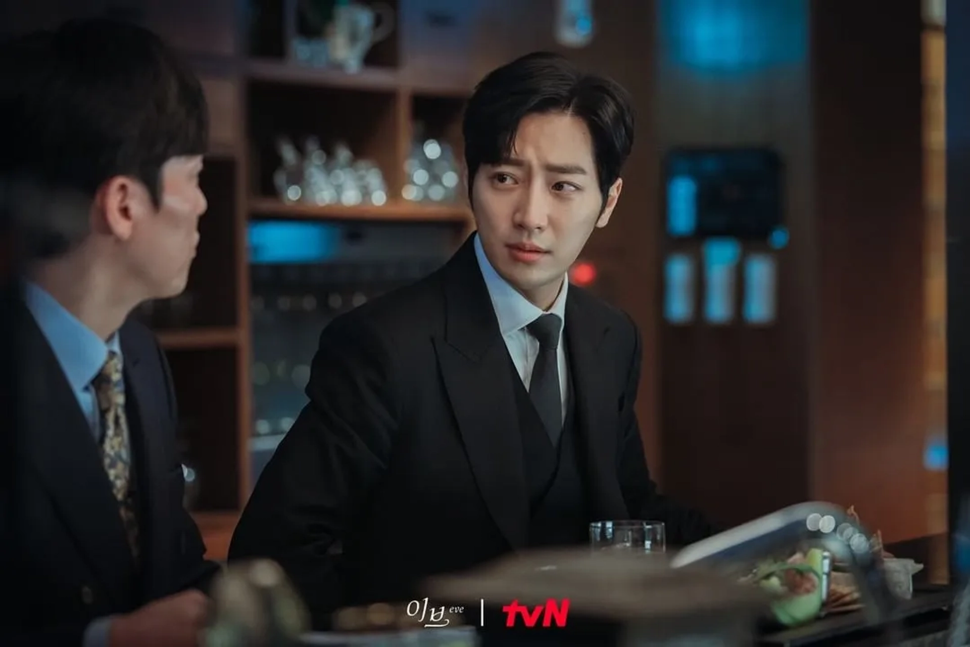 Lee Sang-Yeob and Byeong-eun Park in Eve (2022)