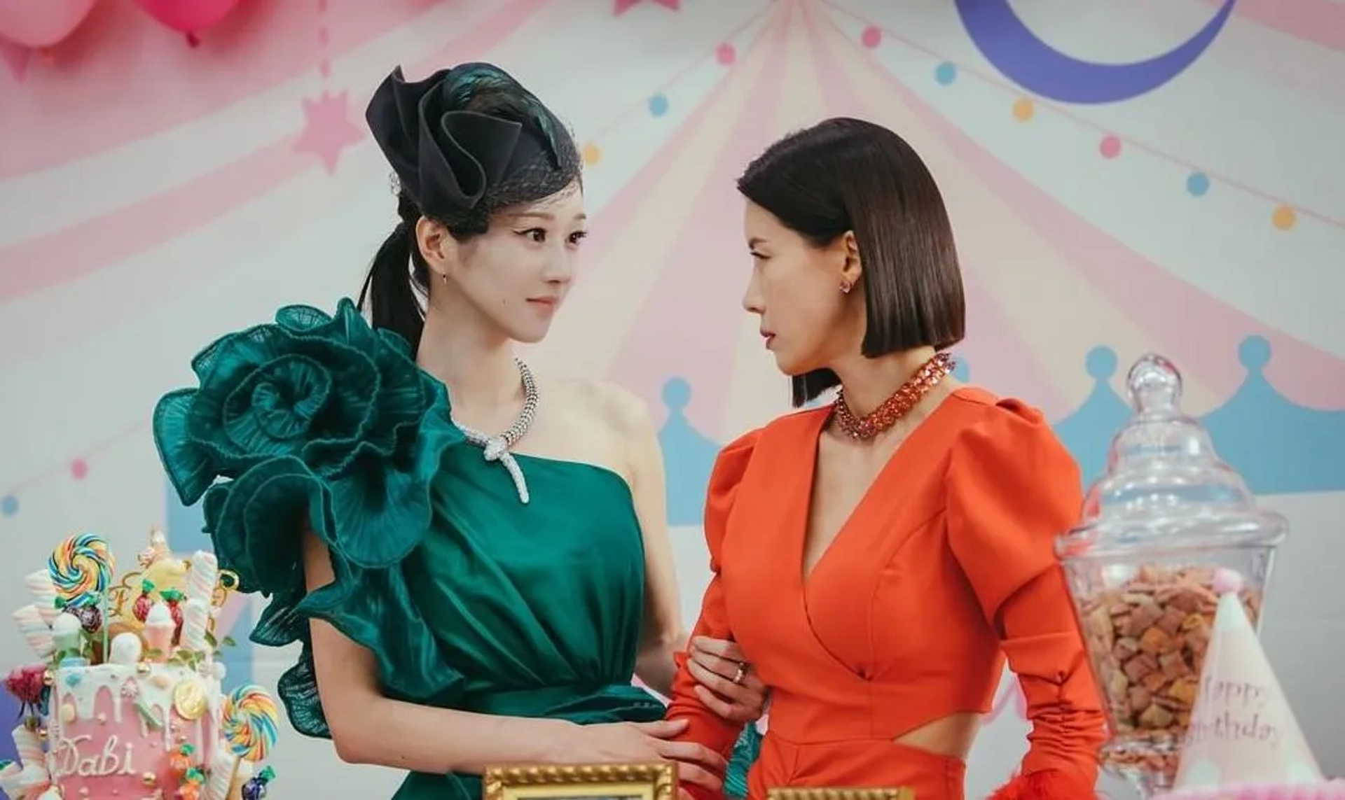 Seon Yu and Seo Ye-Ji in Eve (2022)