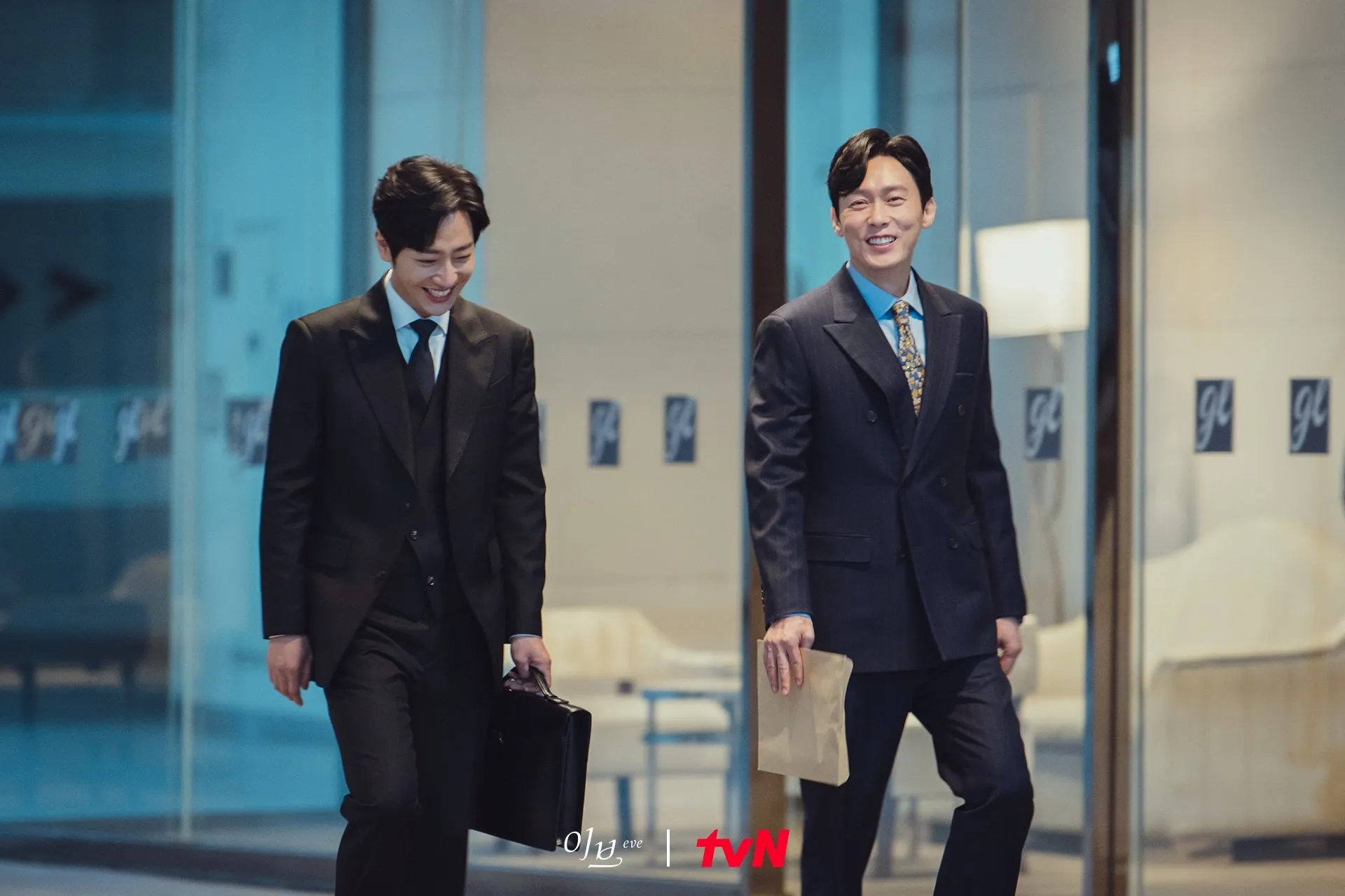 Lee Sang-Yeob and Byeong-eun Park in Eve (2022)