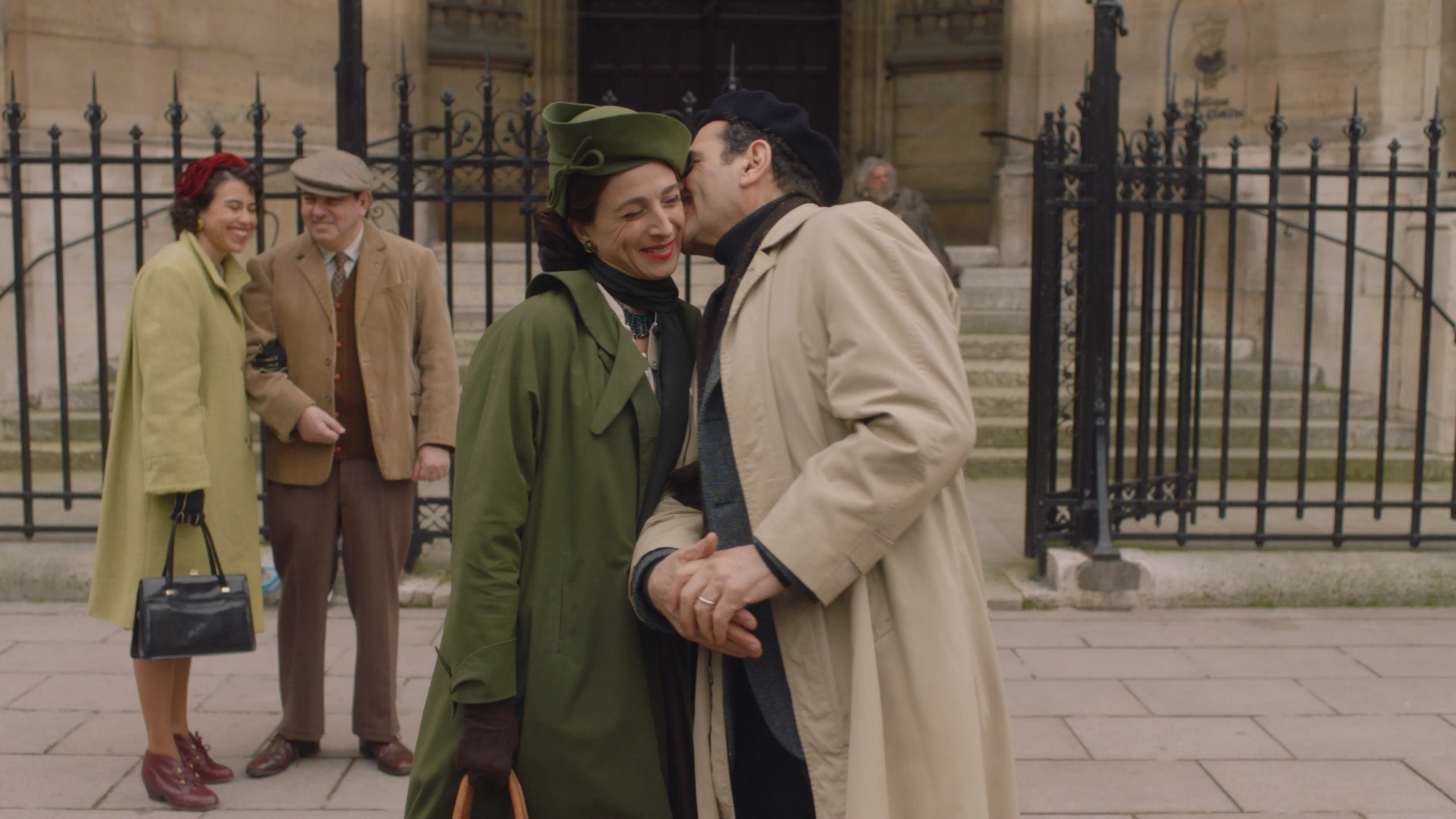 Tony Shalhoub and Marin Hinkle in The Marvelous Mrs. Maisel (2017)