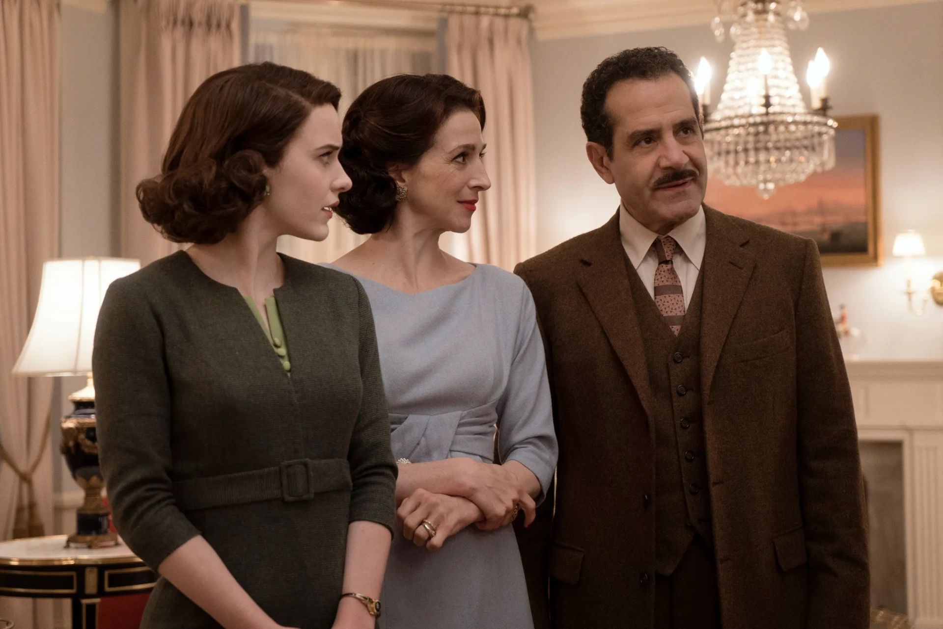 Tony Shalhoub, Marin Hinkle, and Rachel Brosnahan in The Marvelous Mrs. Maisel (2017)