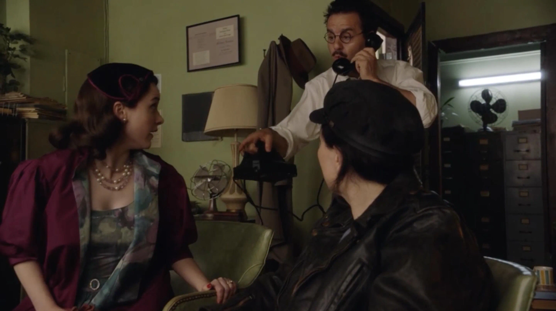 Alex Borstein, Max Casella, and Rachel Brosnahan in The Marvelous Mrs. Maisel (2017)