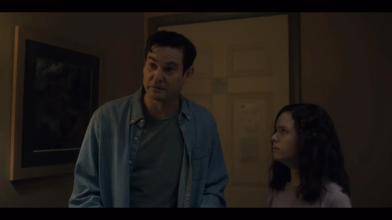 Henry Thomas and Lulu Wilson in The Haunting of Hill House (2018)