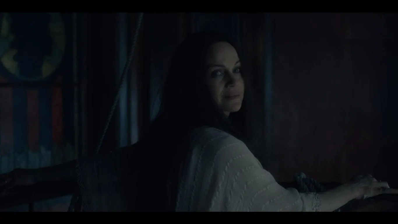 Carla Gugino in The Haunting of Hill House (2018)