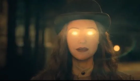 Carla Gugino in The Haunting of Hill House (2018)