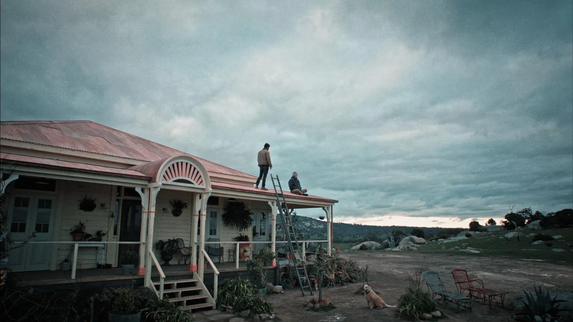 Scott Glenn and Justin Theroux in The Leftovers (2014)