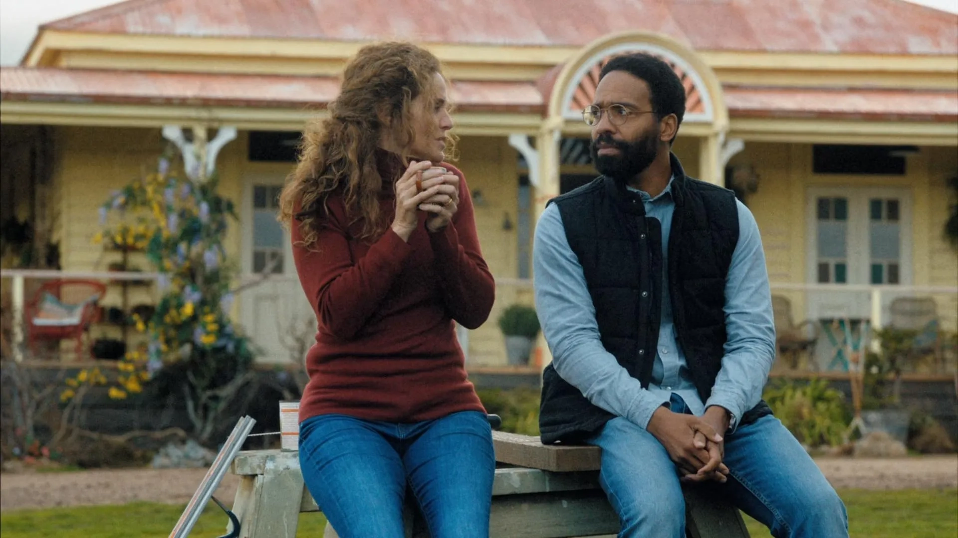 Amy Brenneman and Kevin Carroll in The Leftovers (2014)