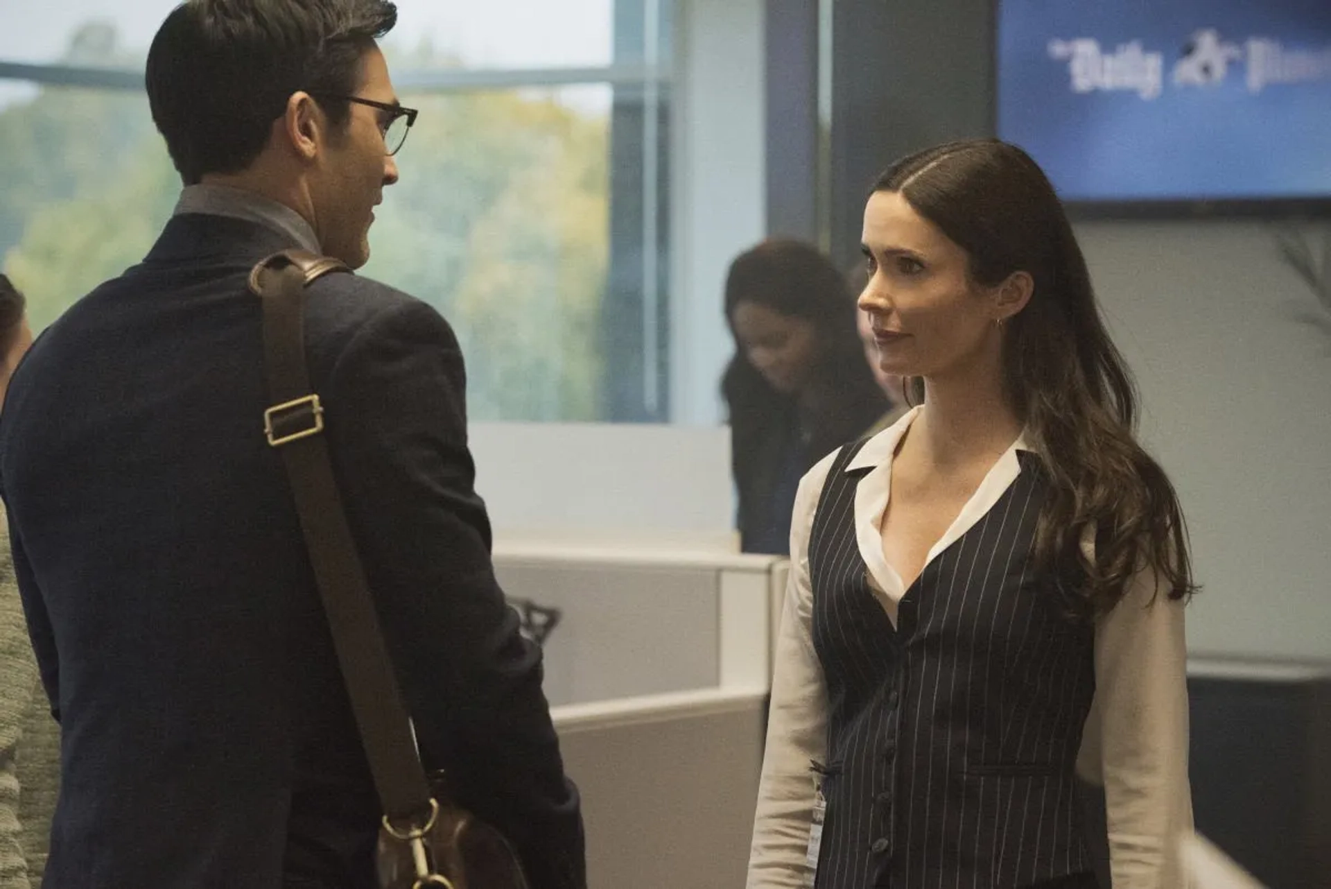 Tyler Hoechlin and Elizabeth Tulloch in Superman & Lois (2021)