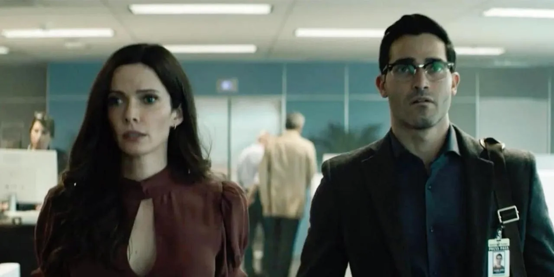 Tyler Hoechlin and Elizabeth Tulloch in Superman & Lois (2021)