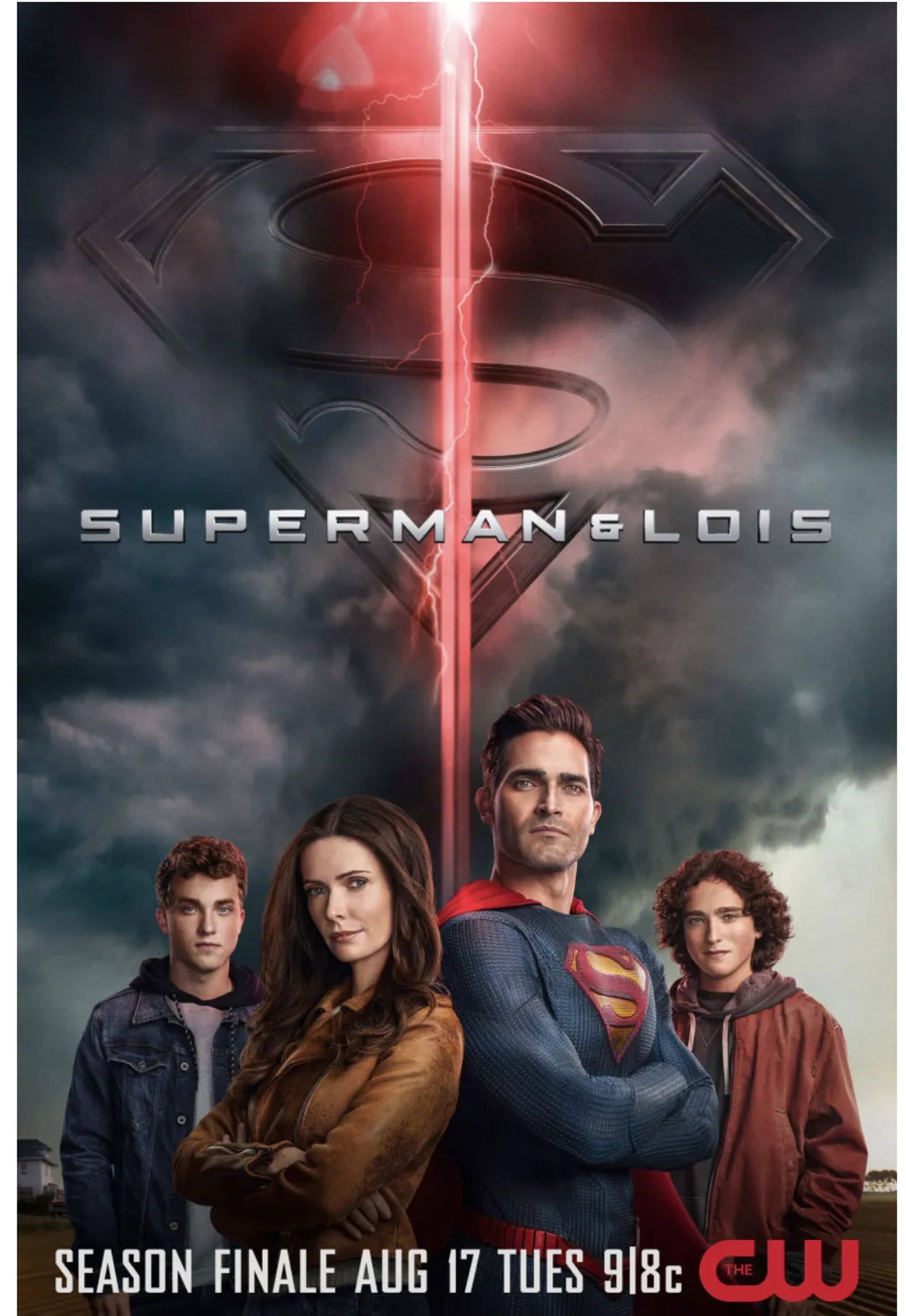 Tyler Hoechlin, Elizabeth Tulloch, Alex Garfin, and Jordan Elsass in Superman & Lois (2021)