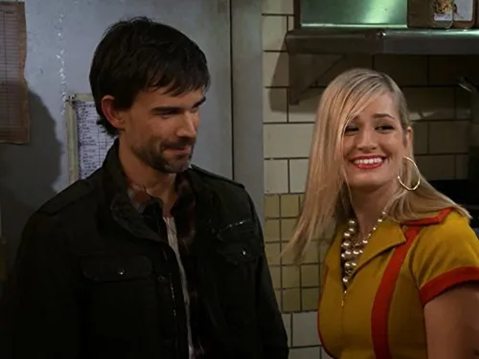 Christopher Gorham and Beth Behrs in 2 Broke Girls (2011)