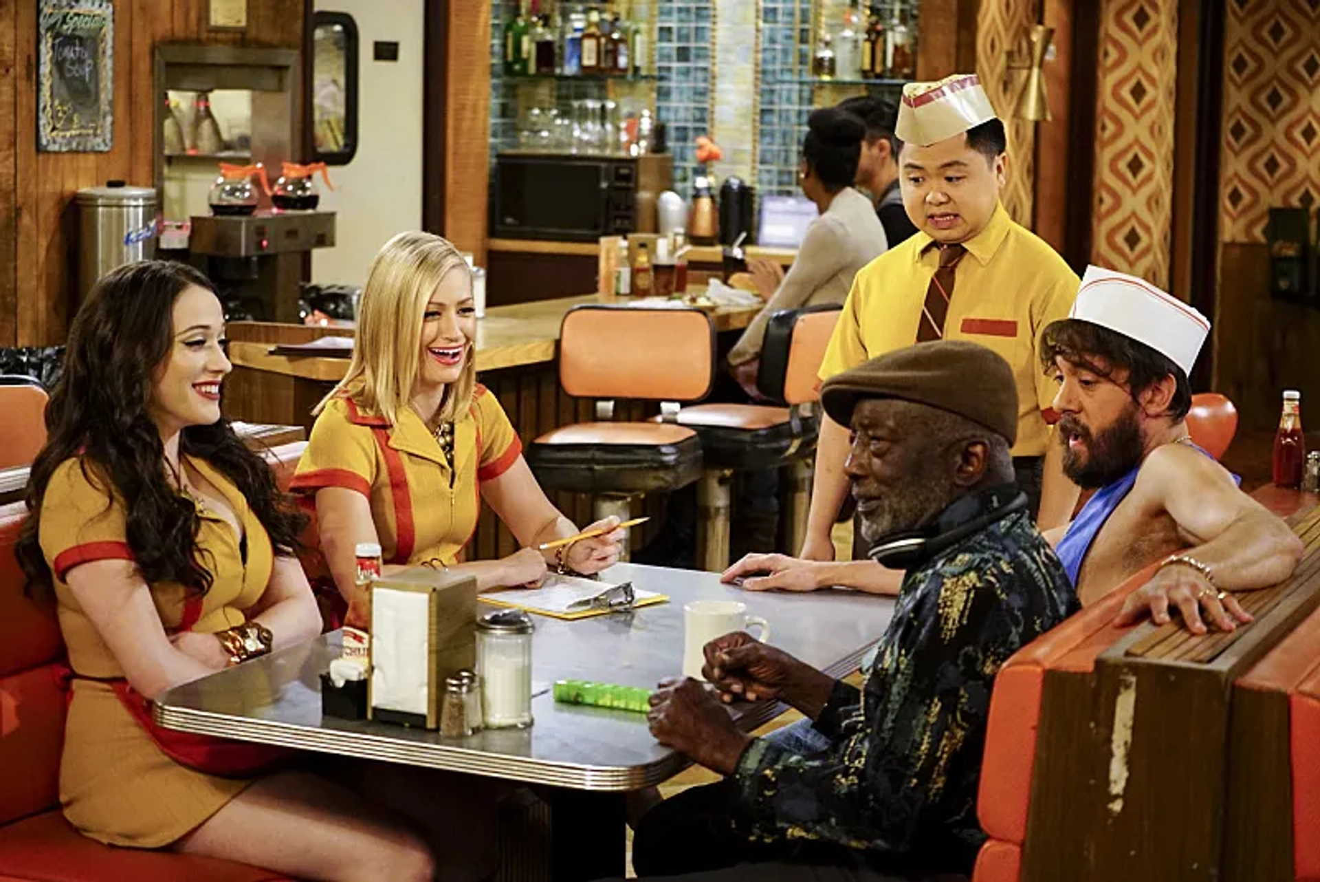 Garrett Morris, Kat Dennings, Jonathan Kite, Matthew Moy, and Beth Behrs in 2 Broke Girls (2011)