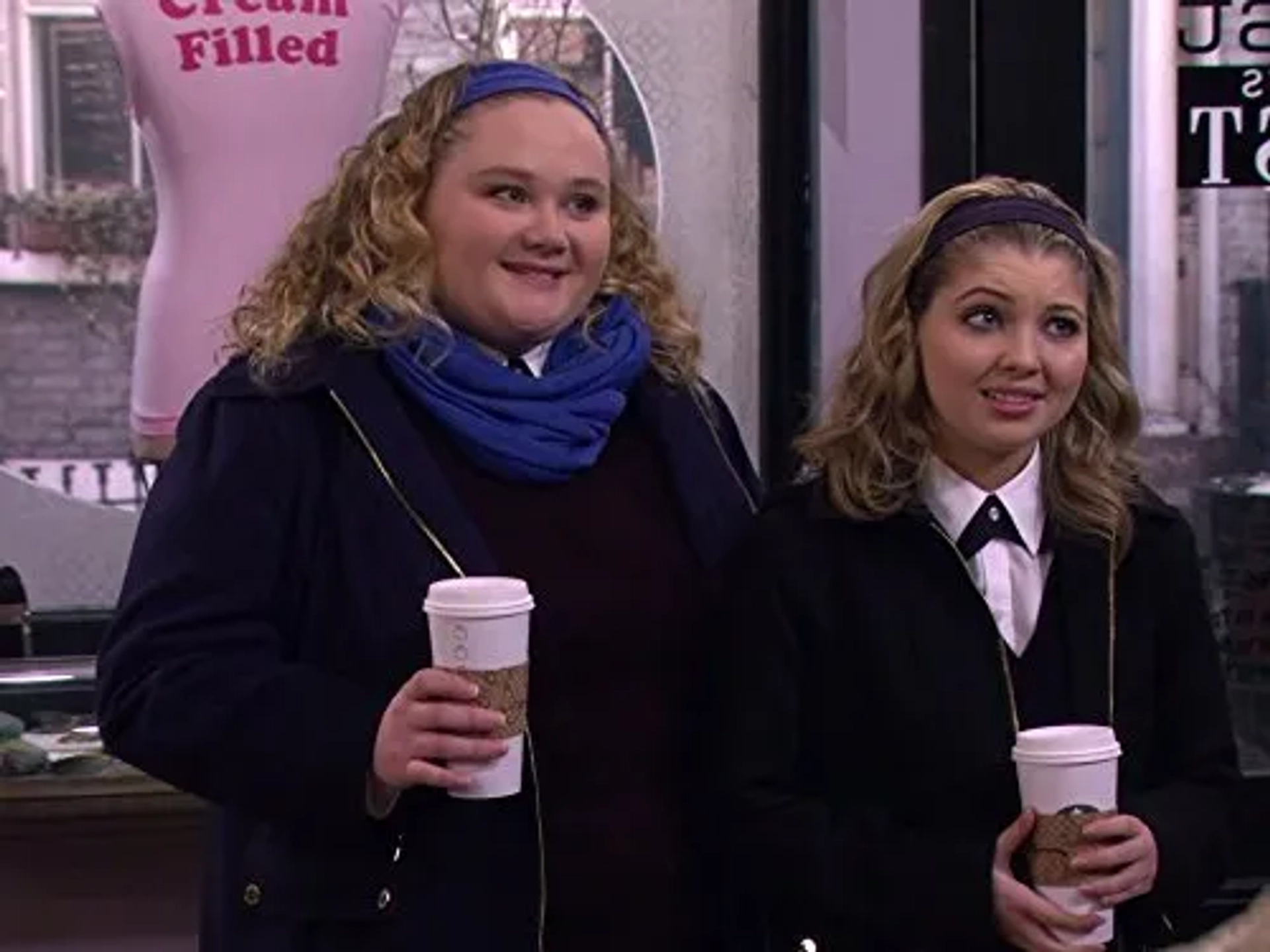 Samantha Hanratty and Danielle Macdonald in 2 Broke Girls (2011)