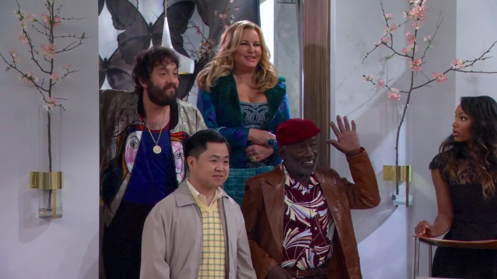 Jennifer Coolidge, Garrett Morris, Jonathan Kite, Krystal M. Harris, and Matthew Moy in 2 Broke Girls (2011)