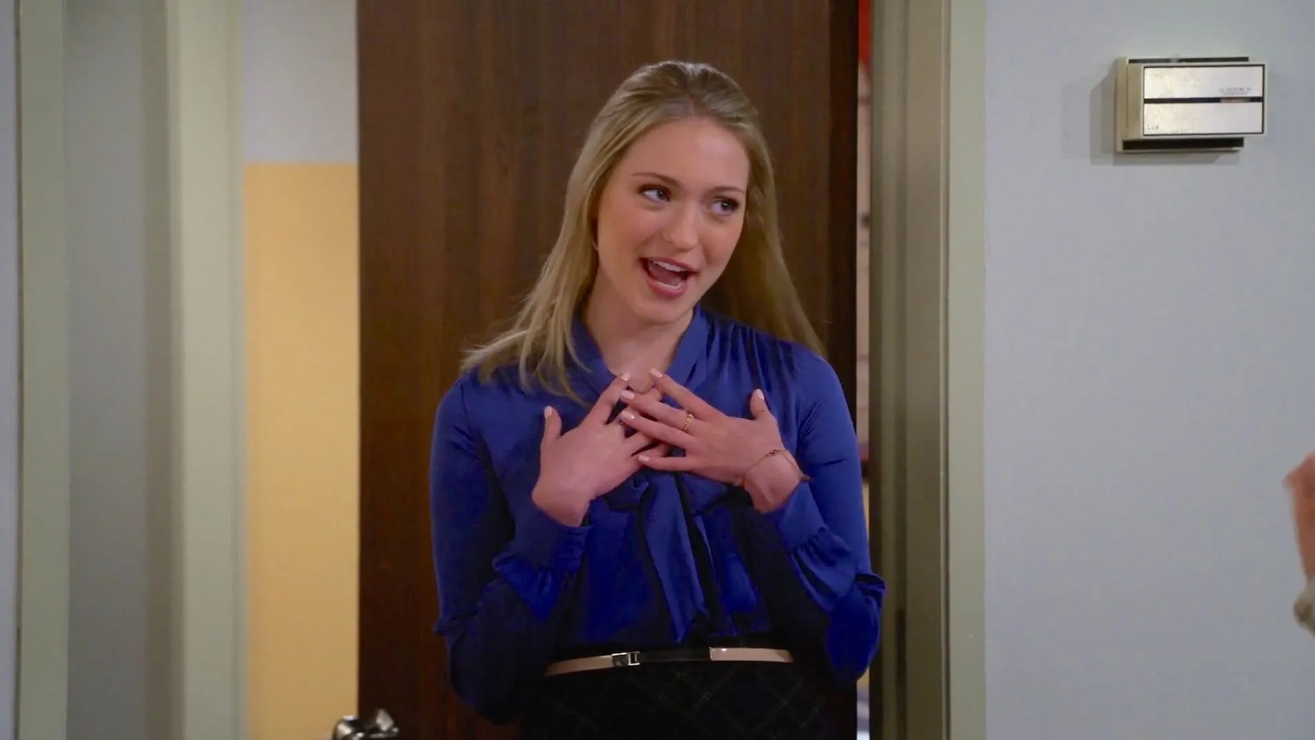 Ashlee Füss in 2 Broke Girls (2011)