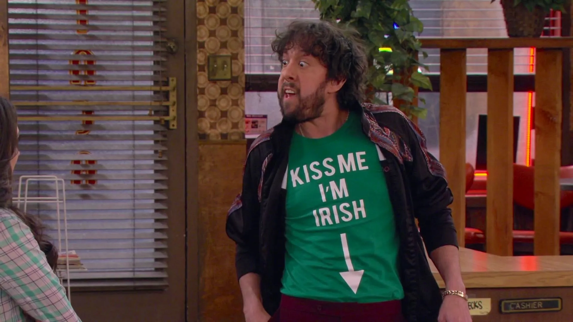 Jonathan Kite in 2 Broke Girls (2011)