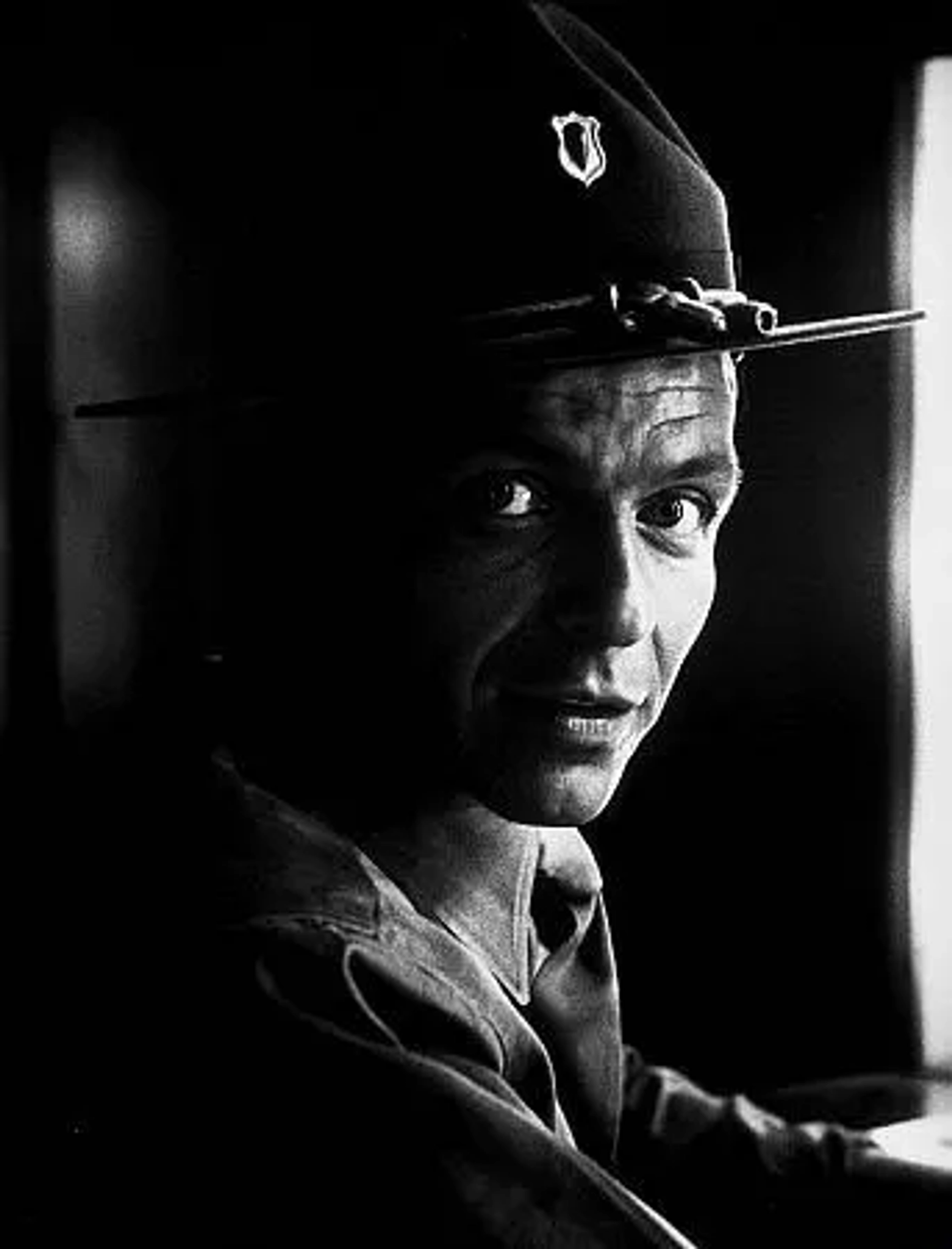 Frank Sinatra in dressing room on the set of "From Here to Eternity" 1953 © 1978 Bob Willoughby