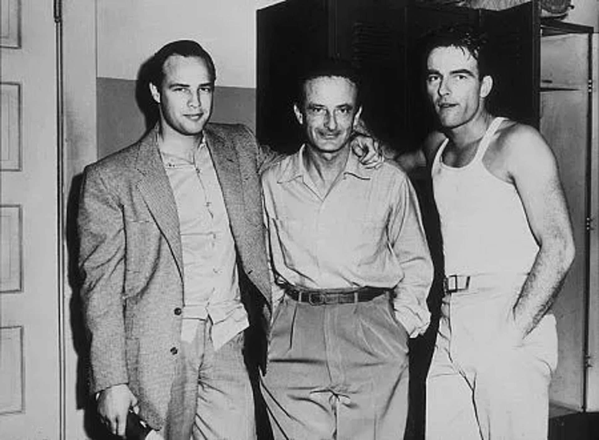 "From Here to Eternity" Marlon Brando visits Fred Zinnemann and Montgomery Clift on the set