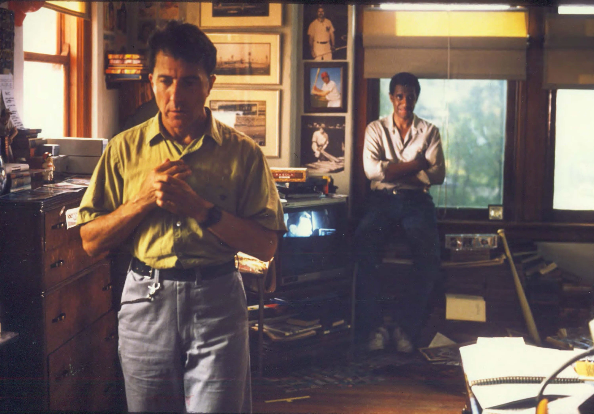 Still of Michael D. Roberts and Dustin Hoffman in Rain Man.