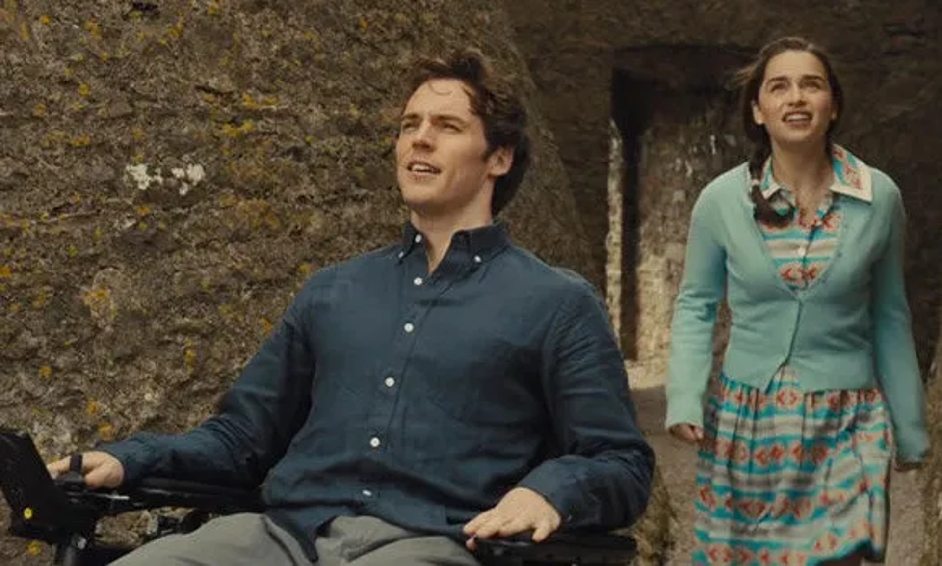 Sam Claflin and Emilia Clarke in Me Before You (2016)
