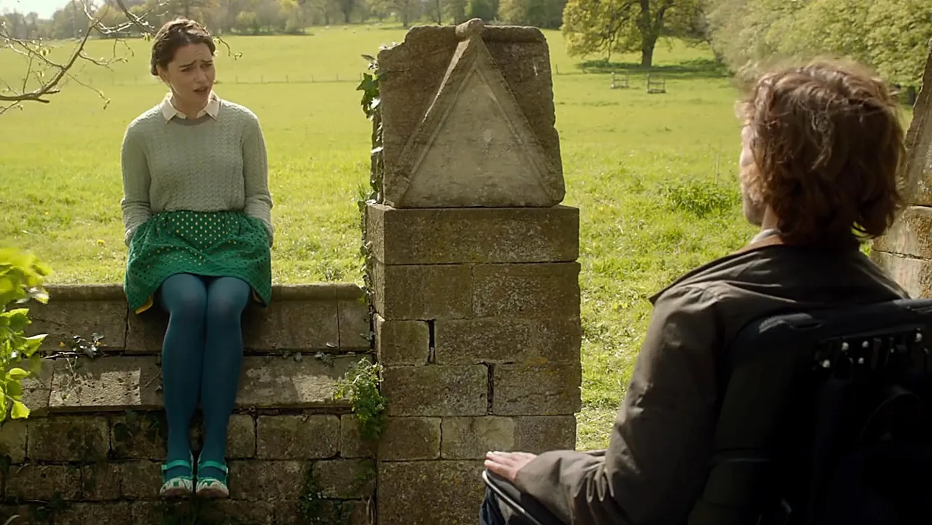 Sam Claflin and Emilia Clarke in Me Before You (2016)