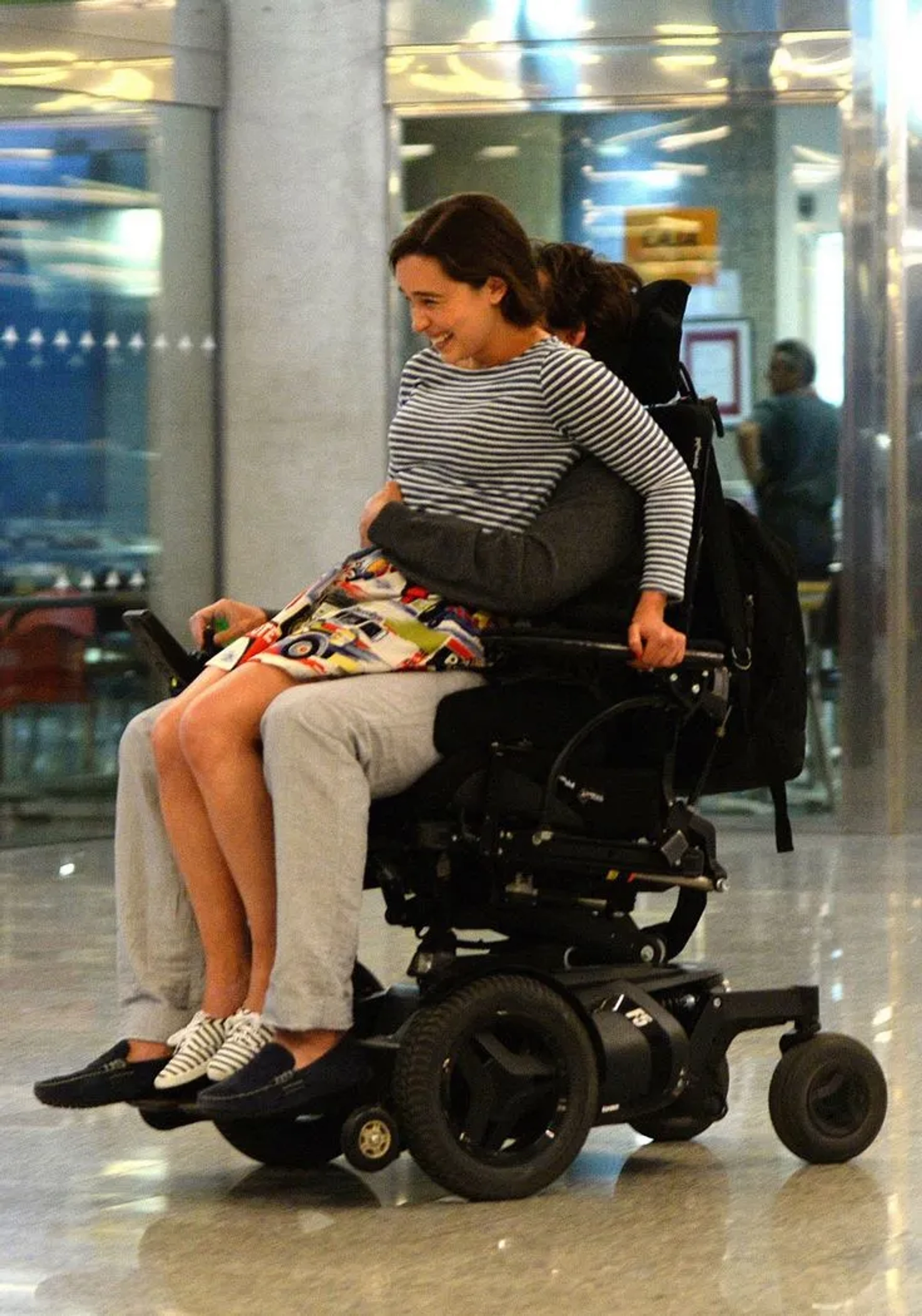 Sam Claflin and Emilia Clarke in Me Before You (2016)