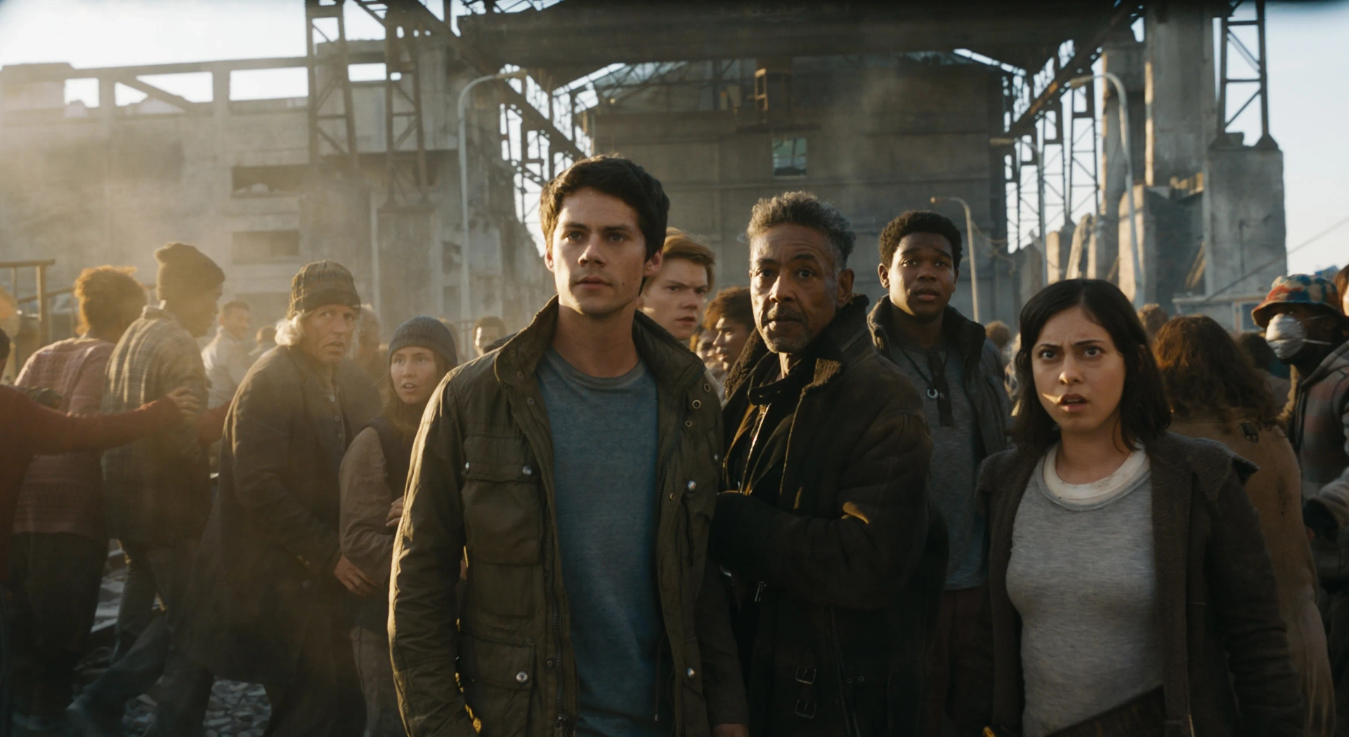 Giancarlo Esposito, Thomas Brodie-Sangster, Dexter Darden, Dylan O'Brien, and Rosa Salazar in Maze Runner: The Death Cure (2018)