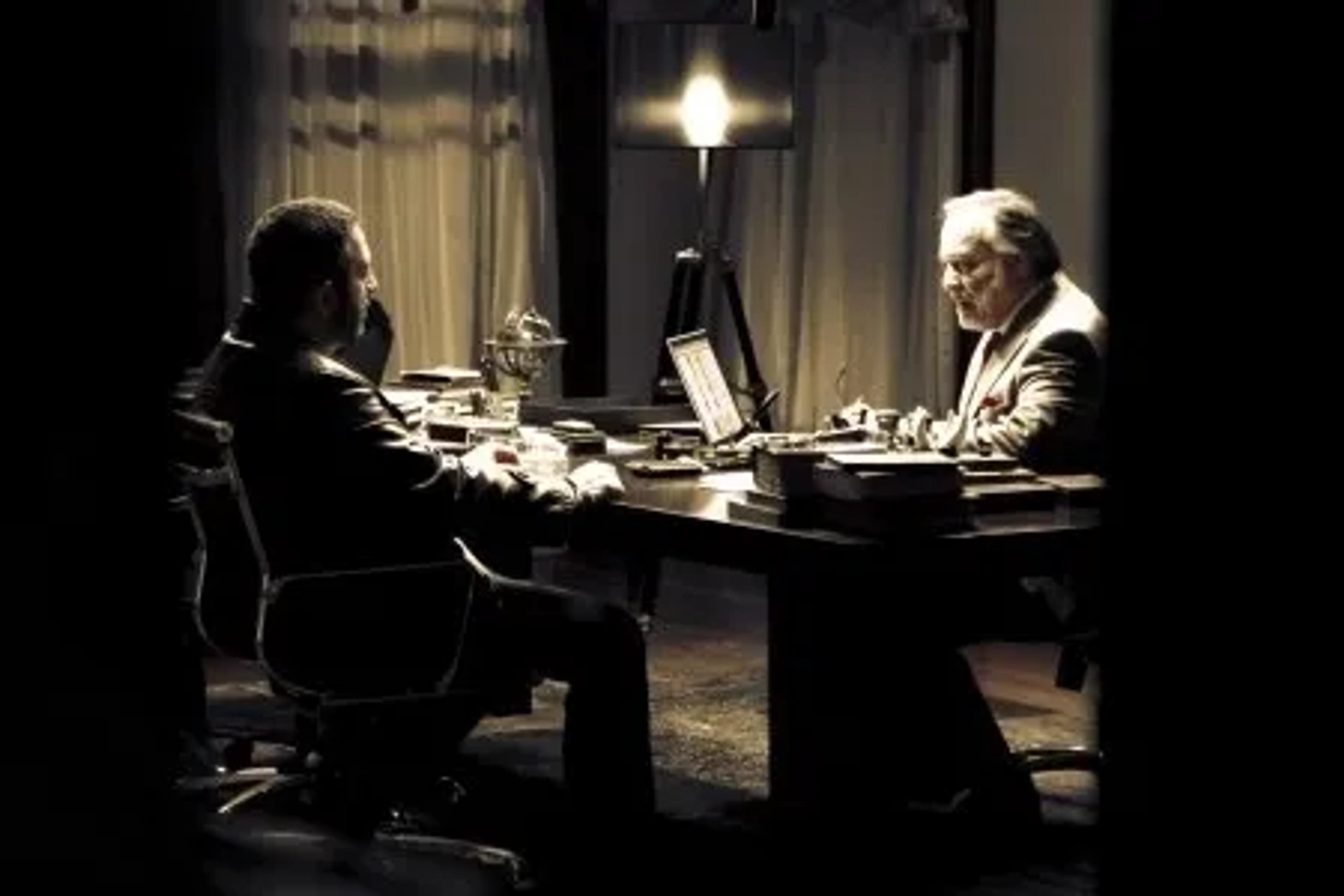 Cem Yilmaz and Çetin Tekindor in Hunting Season (2010)