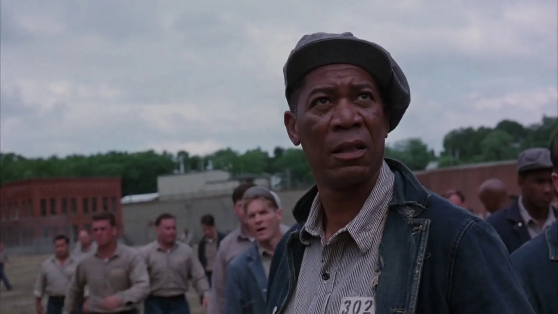 Morgan Freeman and William Sadler in The Shawshank Redemption (1994)