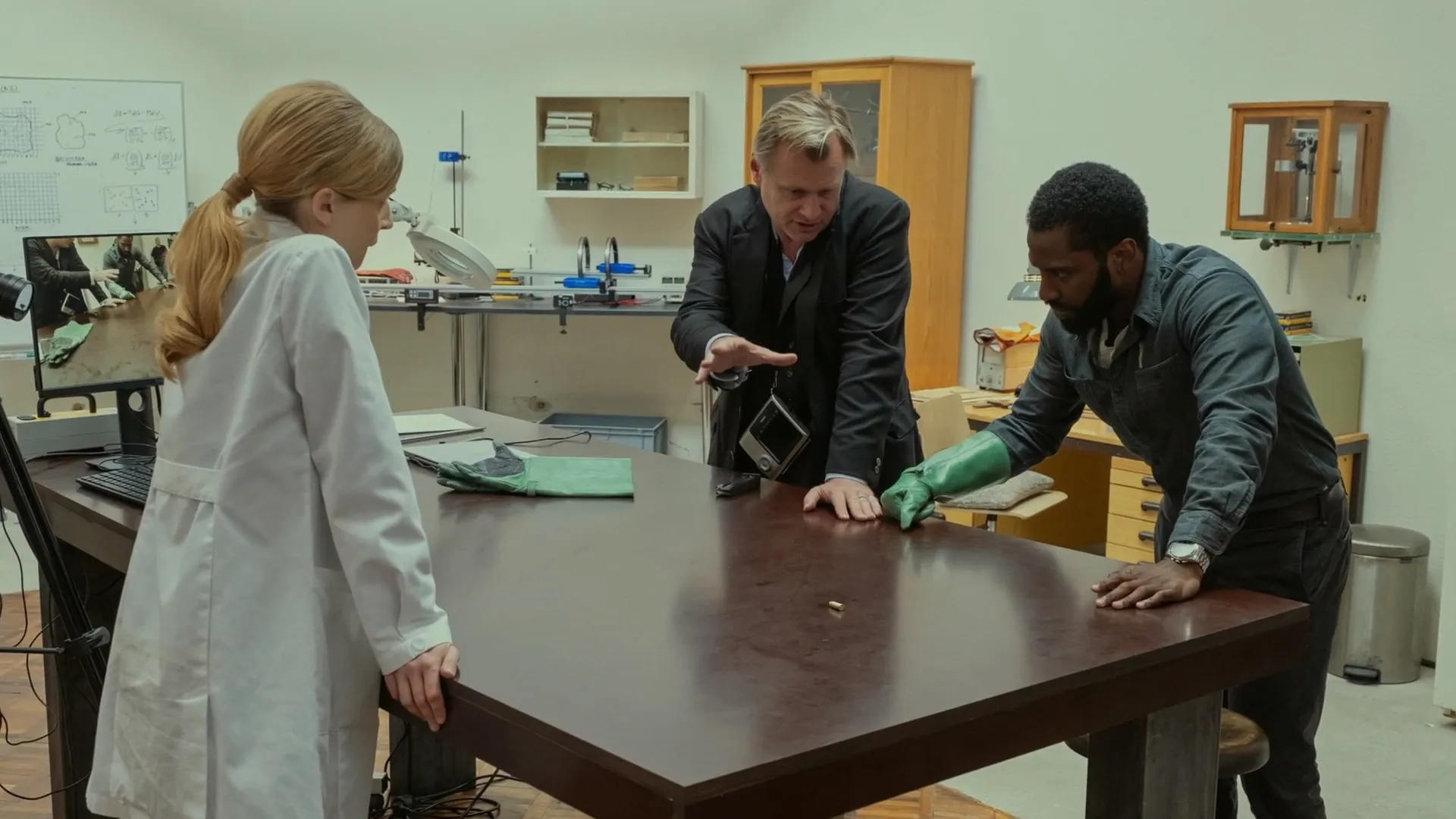 Christopher Nolan, John David Washington, and Clémence Poésy in Tenet (2020)