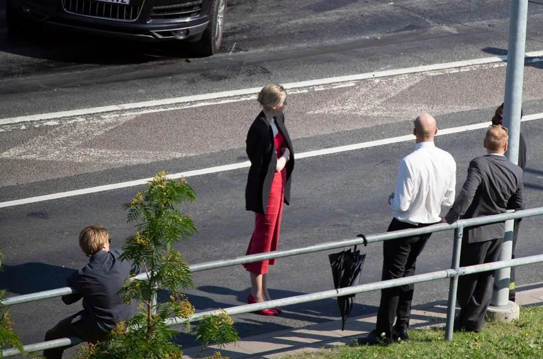 Robert Pattinson and Elizabeth Debicki in Tenet (2020)