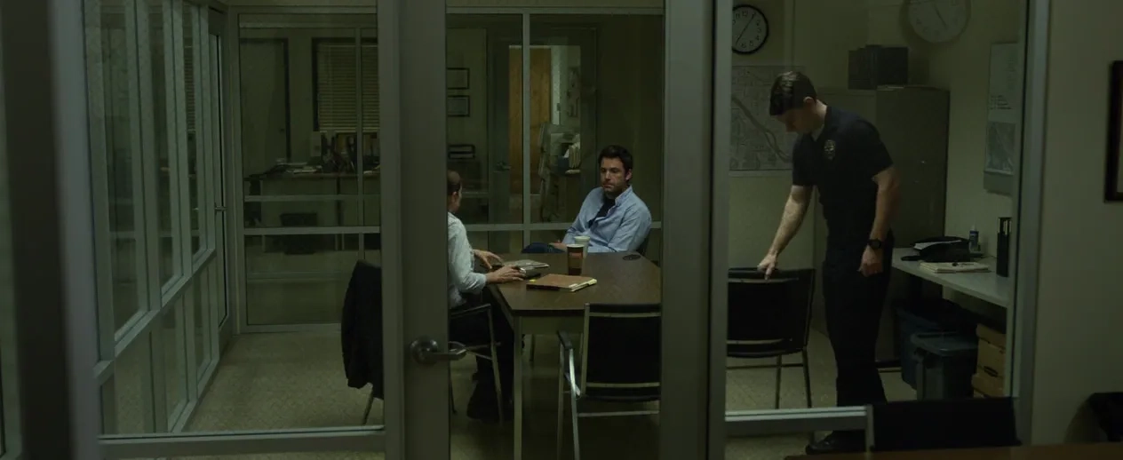 Ben Affleck and Patrick Fugit in Gone Girl (2014)