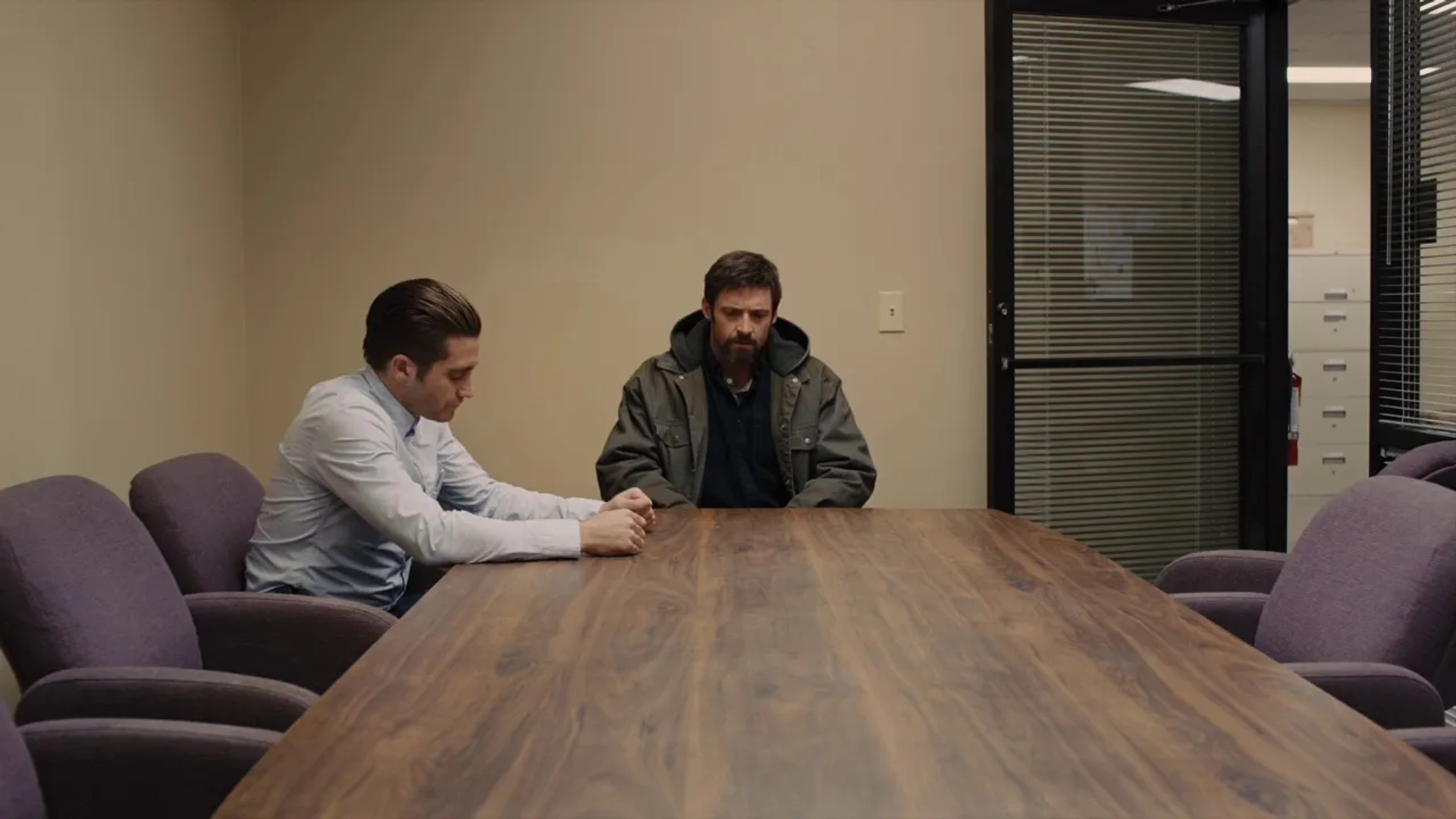 Jake Gyllenhaal and Hugh Jackman in Prisoners (2013)